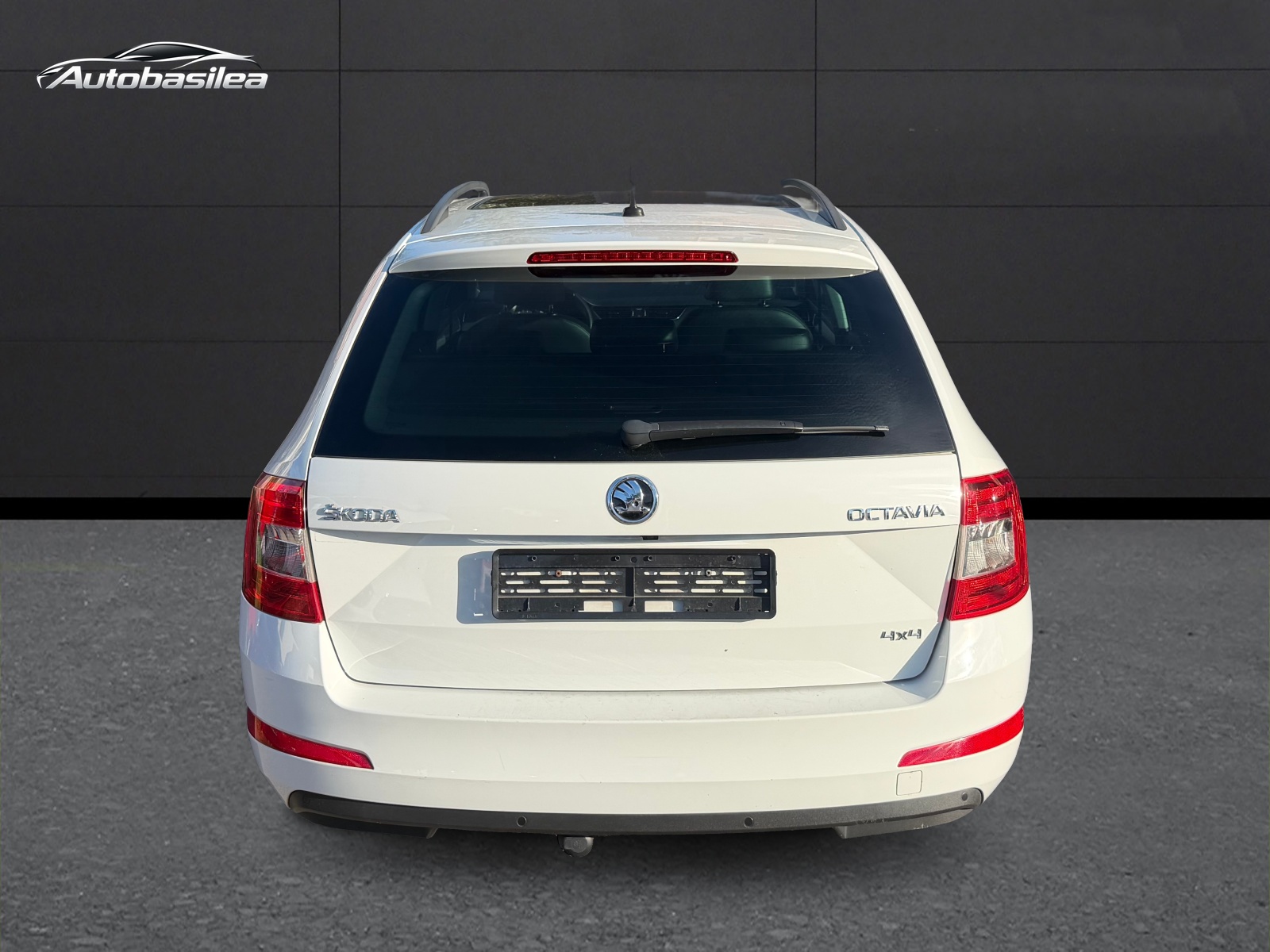 SKODA Octavia Combi 2.0 TDI Ambition 4x4 DSG-showroom-element-3
