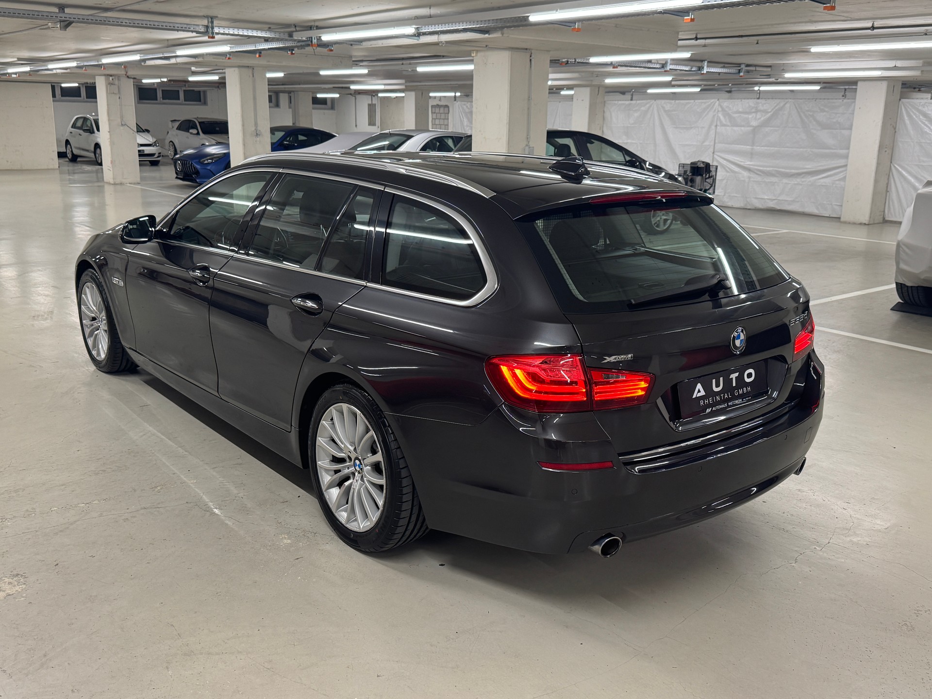 BMW 535d Touring xDrive Luxury Line I Frisch MFK 06.26 I Frisch Service I 8-fach I CH-Fhrz. I Garantie möglich I TOP Angebot-showroom-element-2