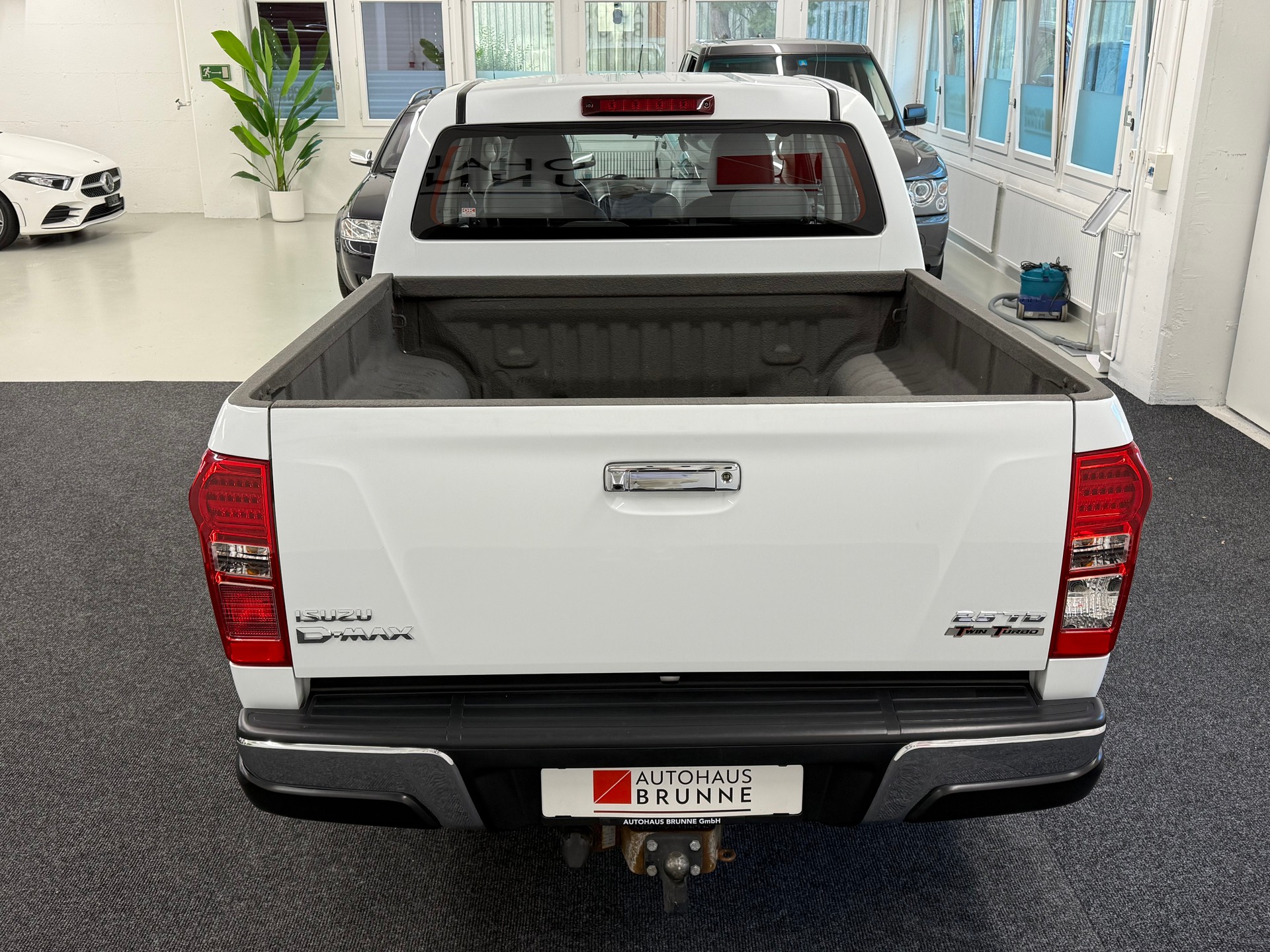 ISUZU D-MAX 2.5 Crew Cab Solar Special 4x4-image-5
