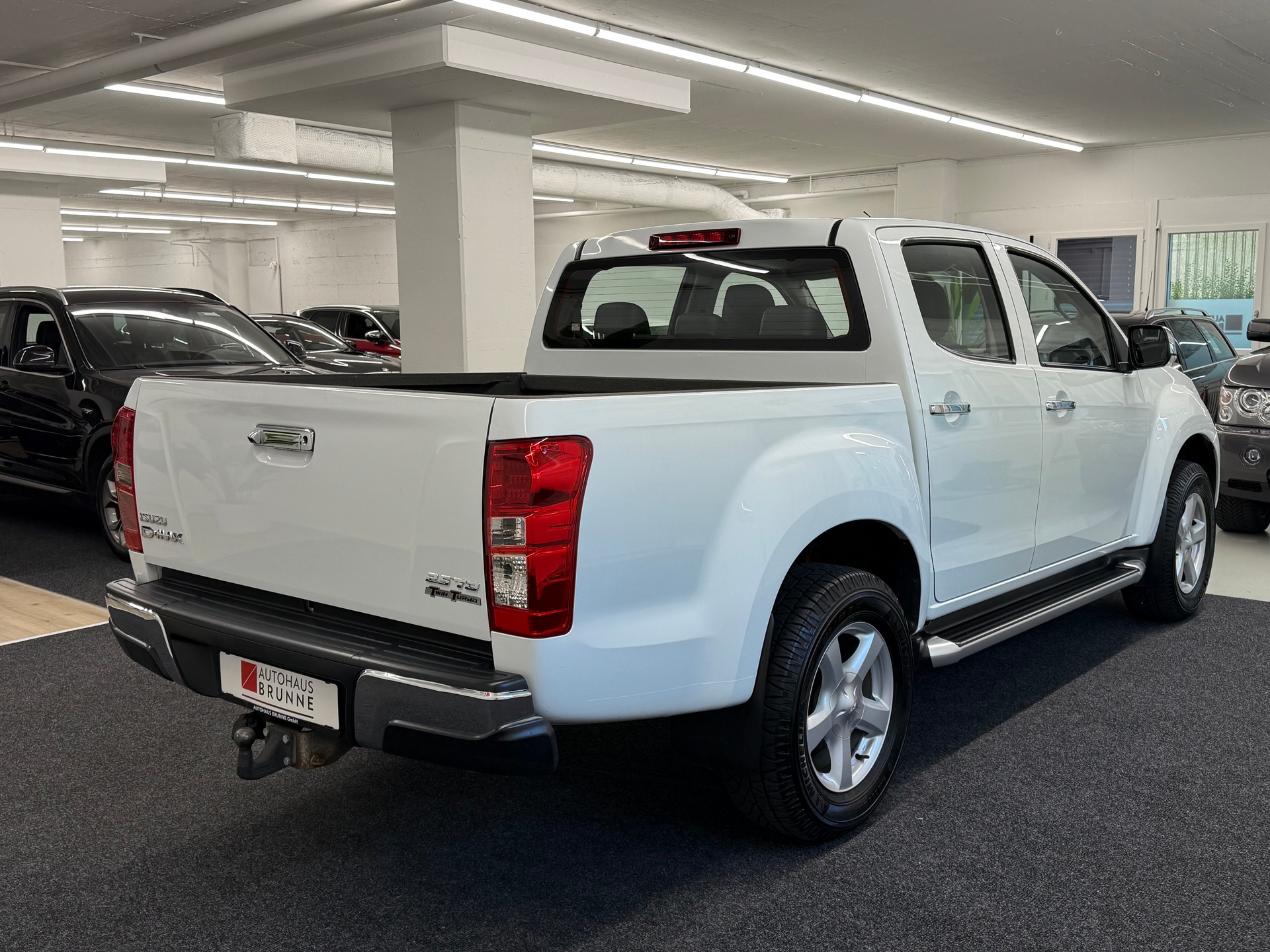 ISUZU D-MAX 2.5 Crew Cab Solar Special 4x4-showroom-element-3