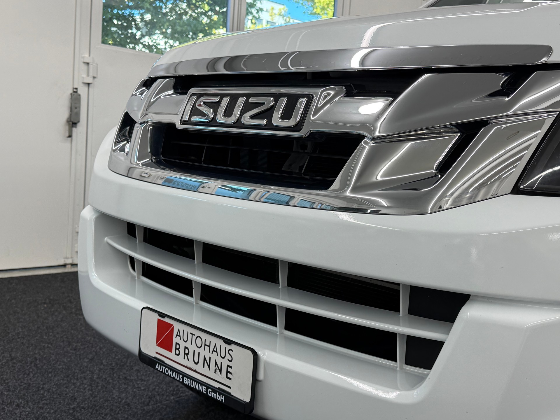 ISUZU D-MAX 2.5 Crew Cab Solar Special 4x4-image-11