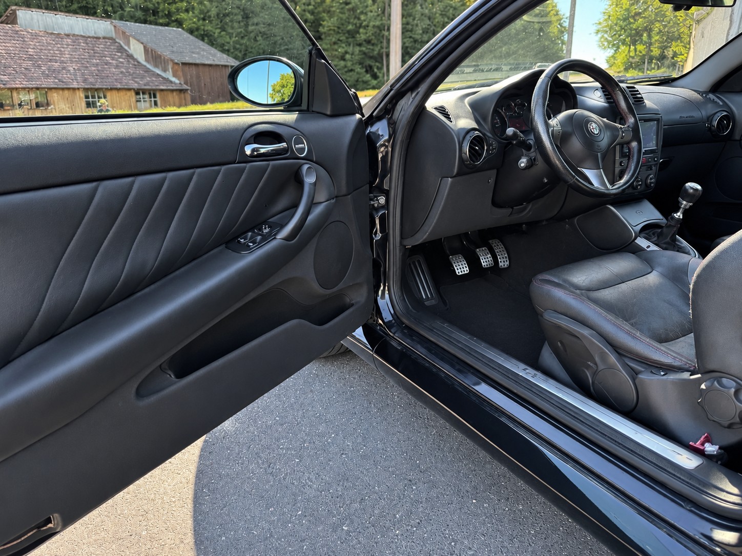 ALFA ROMEO GT 1.9 JTD Q2-image-8