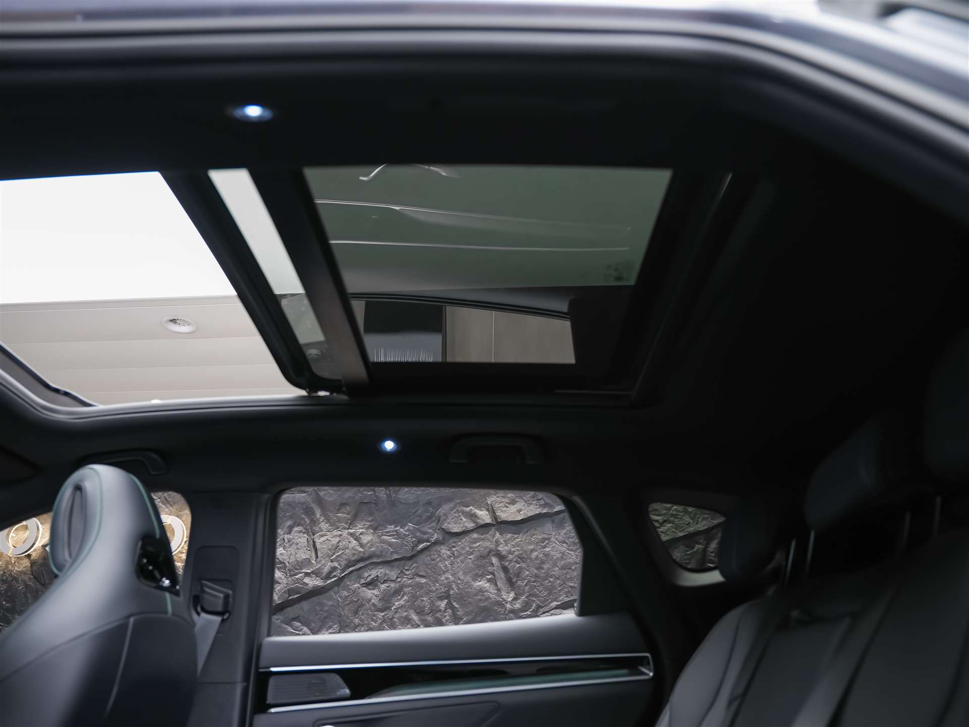 BYD Seal U DM-i Design AWD *SOFORT Verfügbar*Werksgarantie*Lenkradheizung*Sitzbelüftung*360° Kamera*-image-12