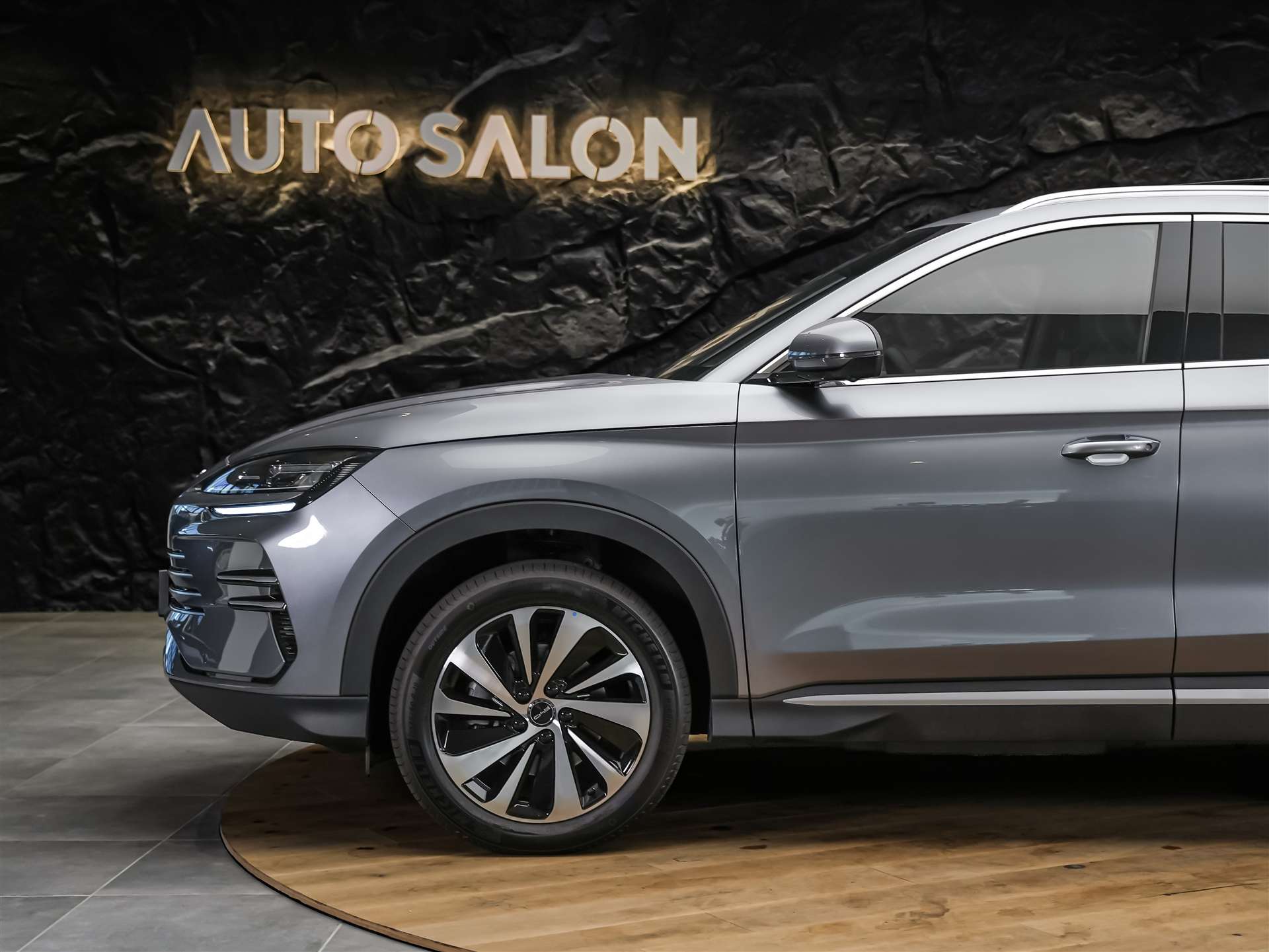 BYD Seal U DM-i Design AWD *SOFORT Verfügbar*Werksgarantie*Lenkradheizung*Sitzbelüftung*360° Kamera*-image-16