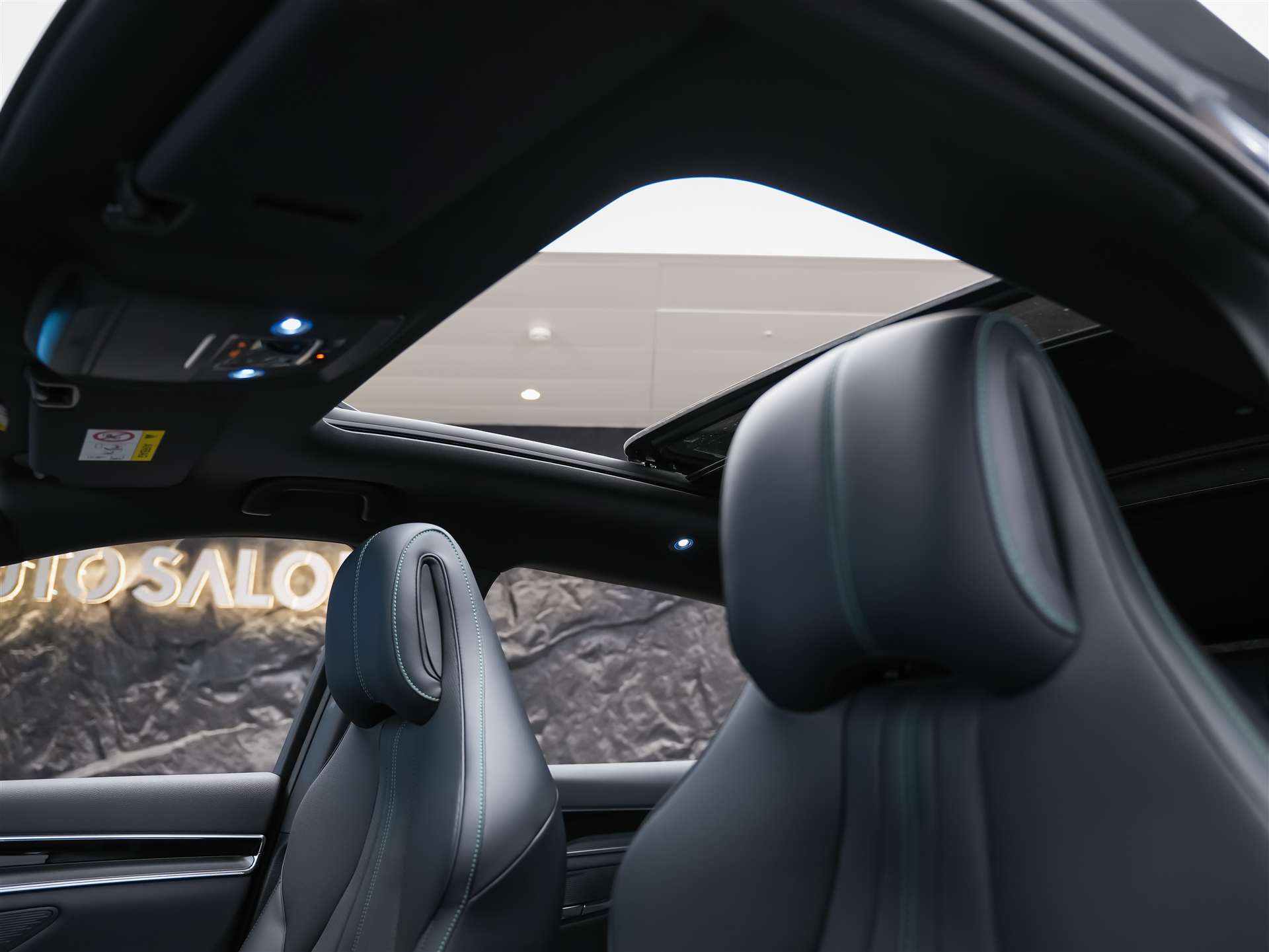 BYD Seal U DM-i Design AWD *SOFORT Verfügbar*Werksgarantie*Lenkradheizung*Sitzbelüftung*360° Kamera*-image-10