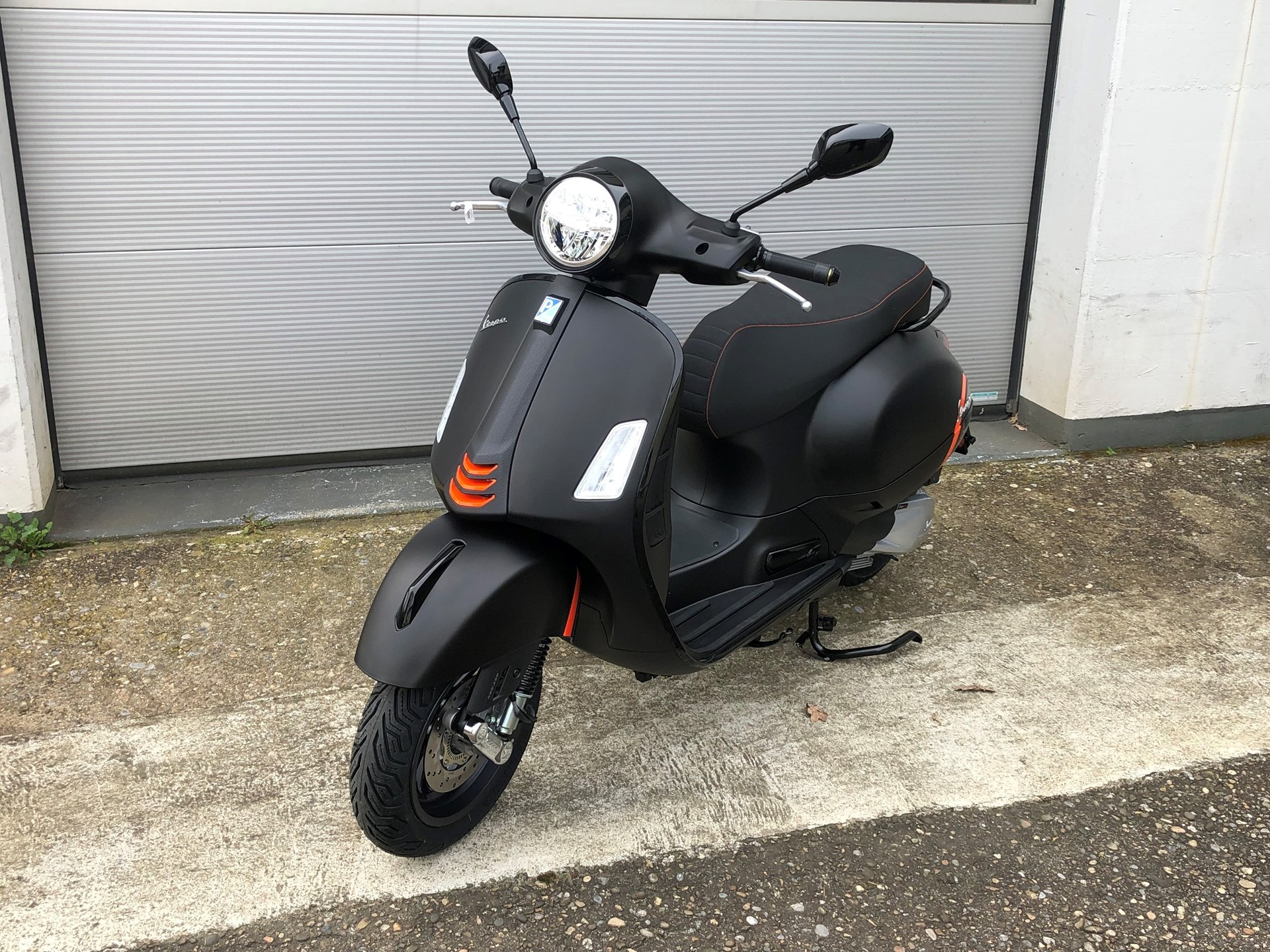 PIAGGIO Vespa GTS 125 Super Sport ABS-image-2