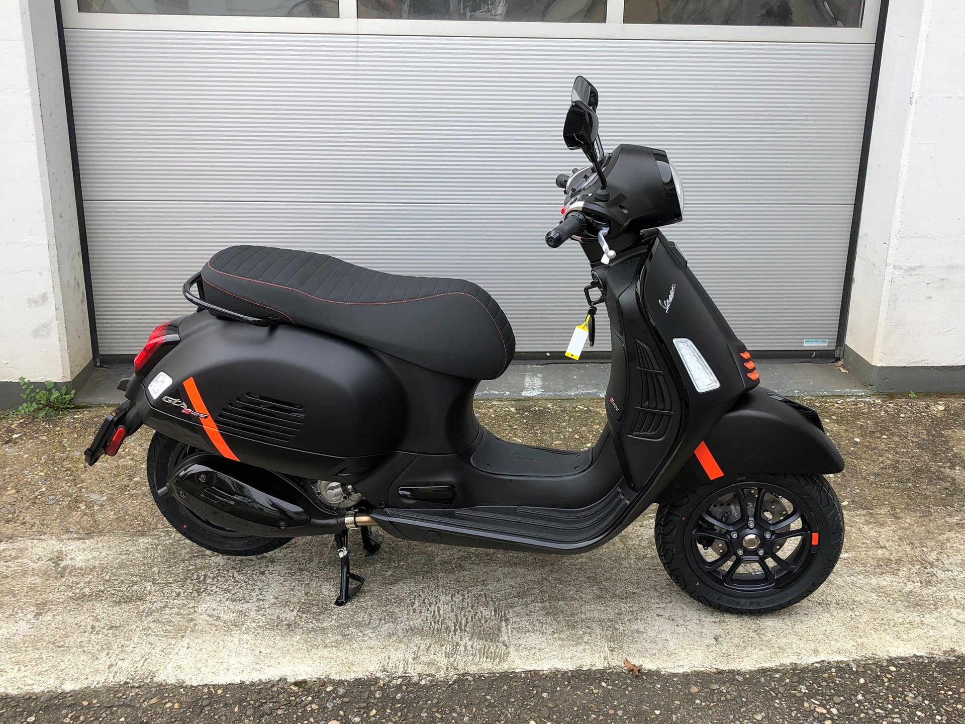 PIAGGIO Vespa GTS 125 Super Sport ABS-image-6