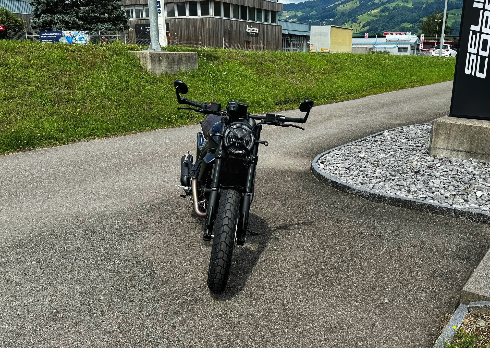 DUCATI Scrambler 803 Nightshift-image-2