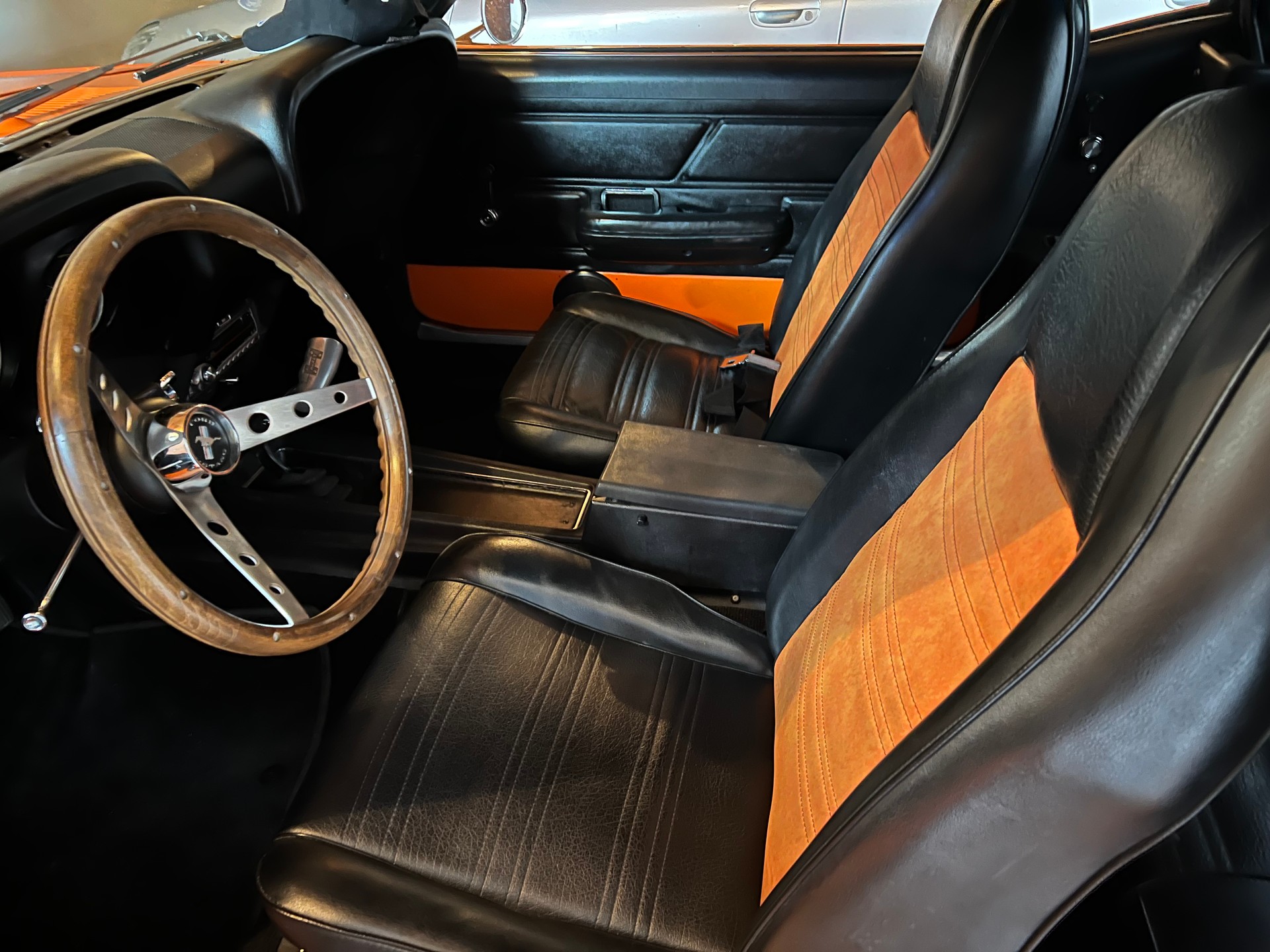 FORD MUSTANG V8-image-9