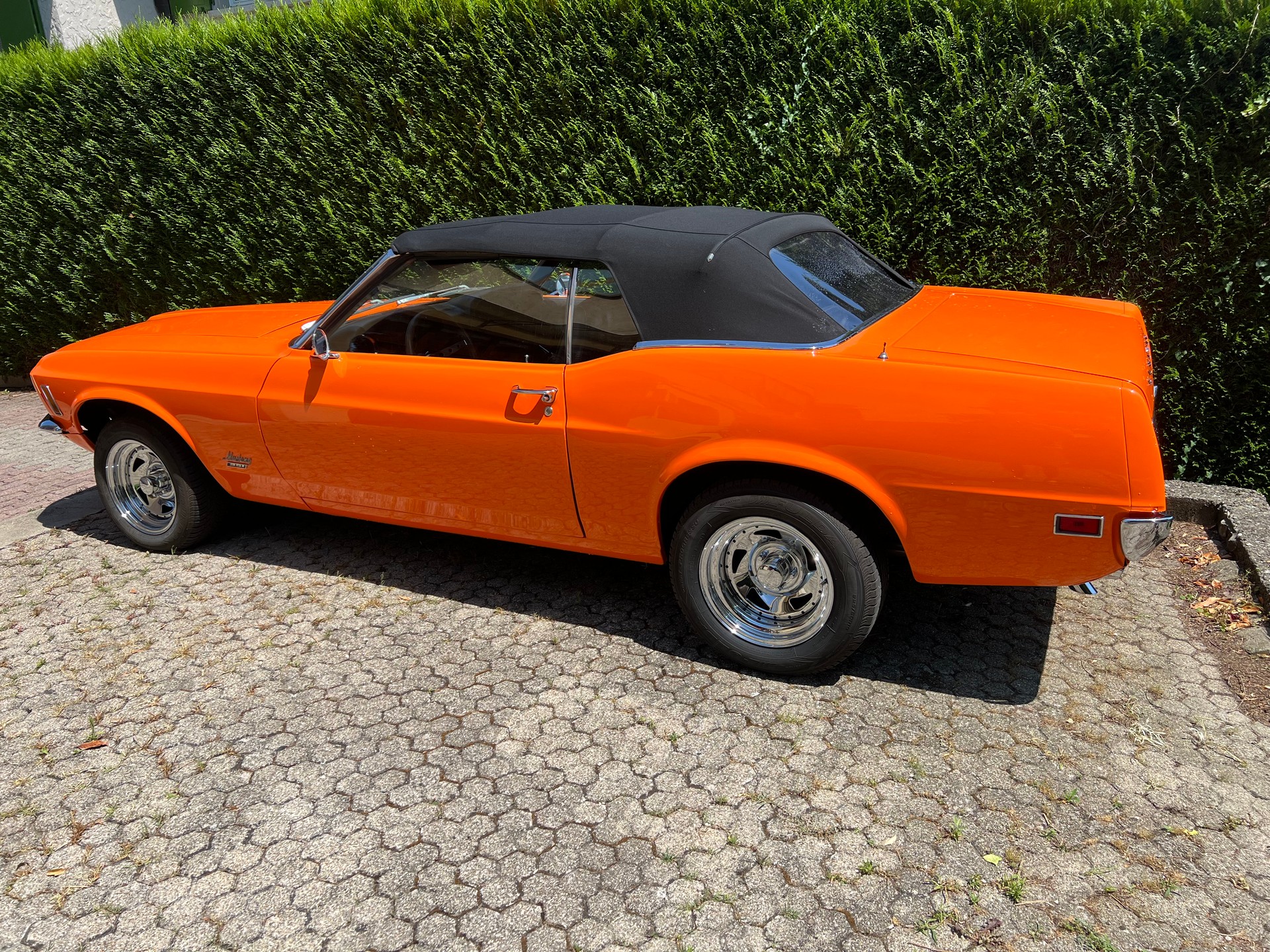 FORD MUSTANG V8-image-3