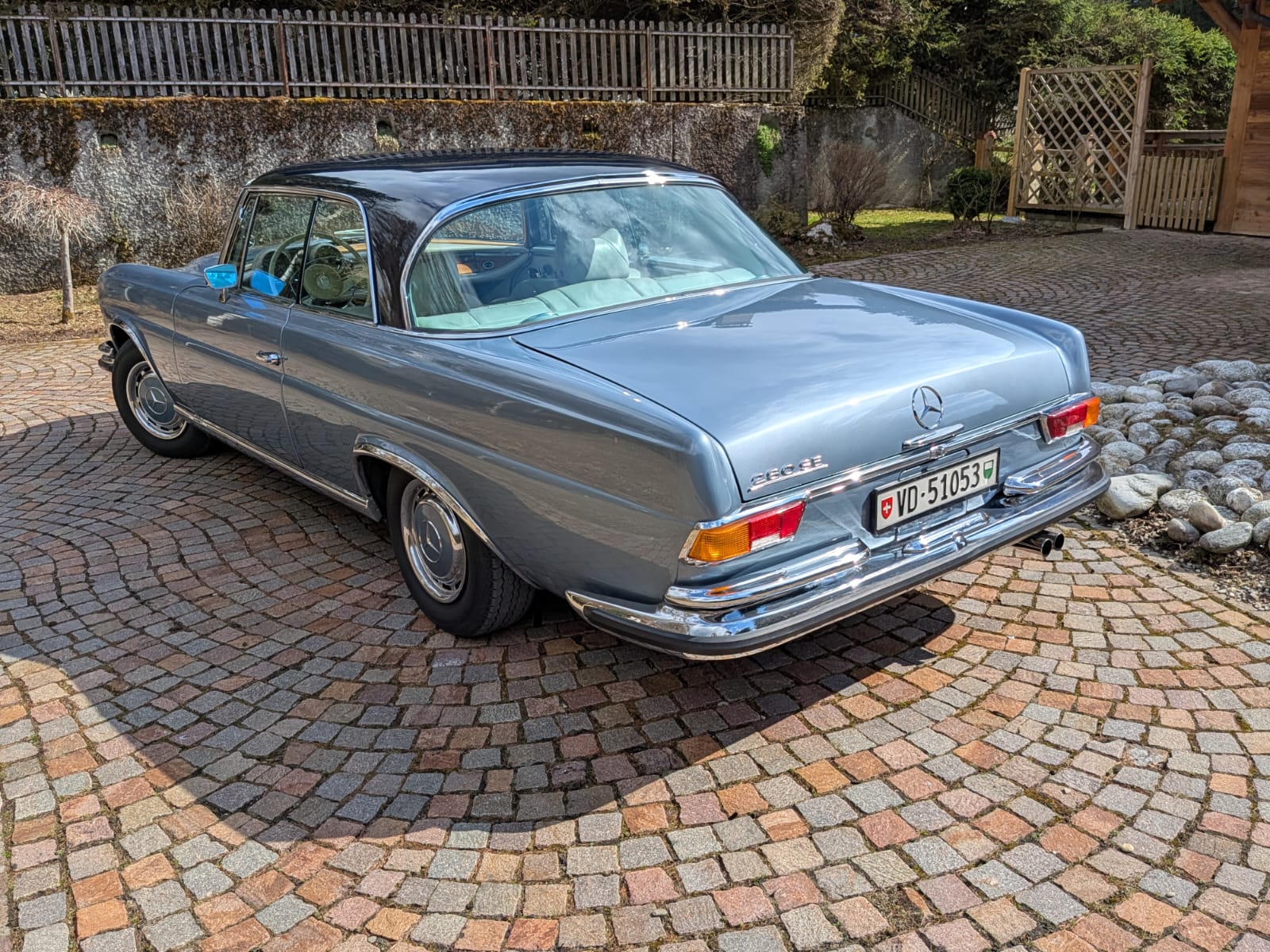 MERCEDES-BENZ SE-image-2