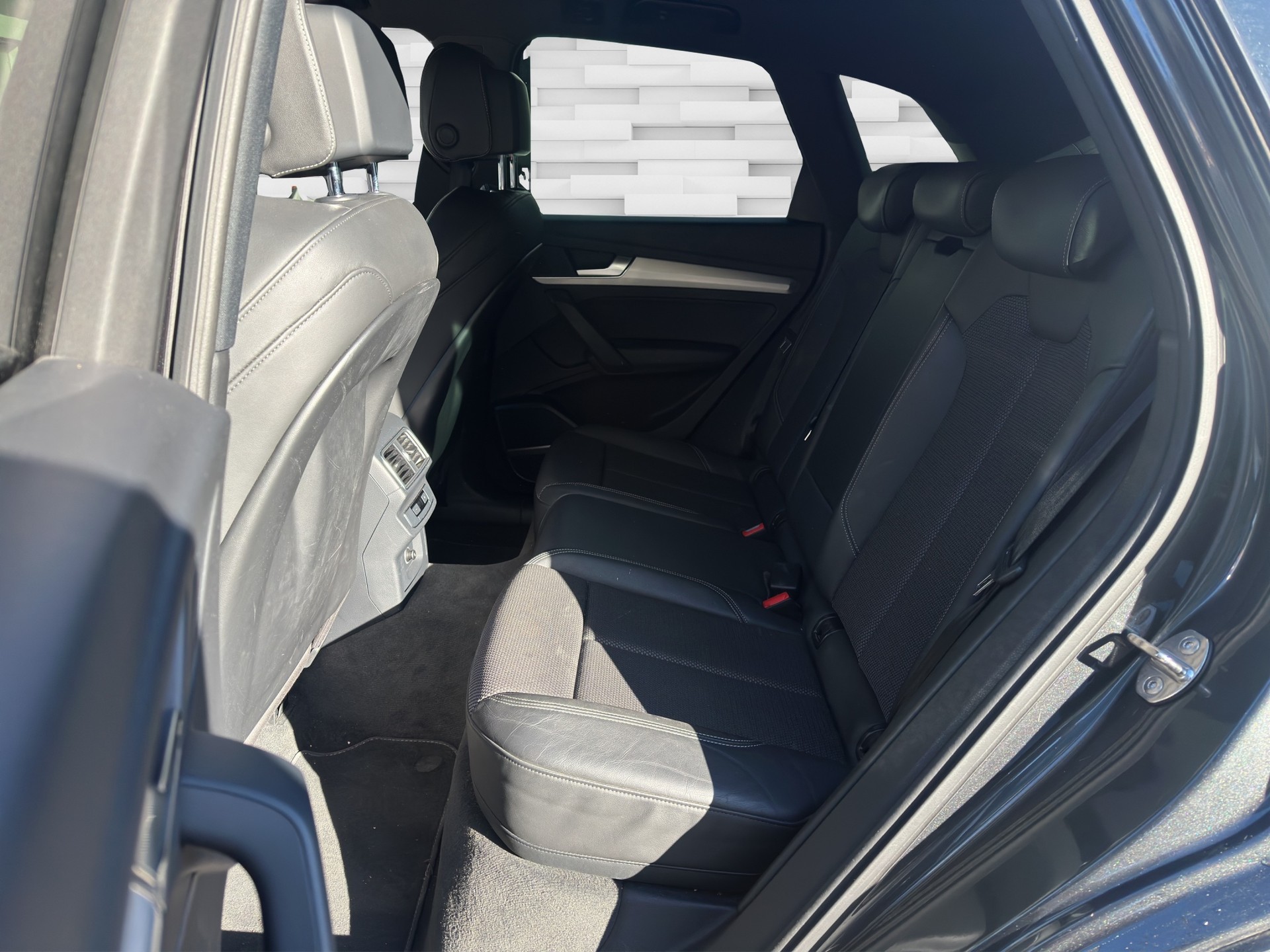 AUDI Q5 2.0 TFSI quattro S-tronic-image-5