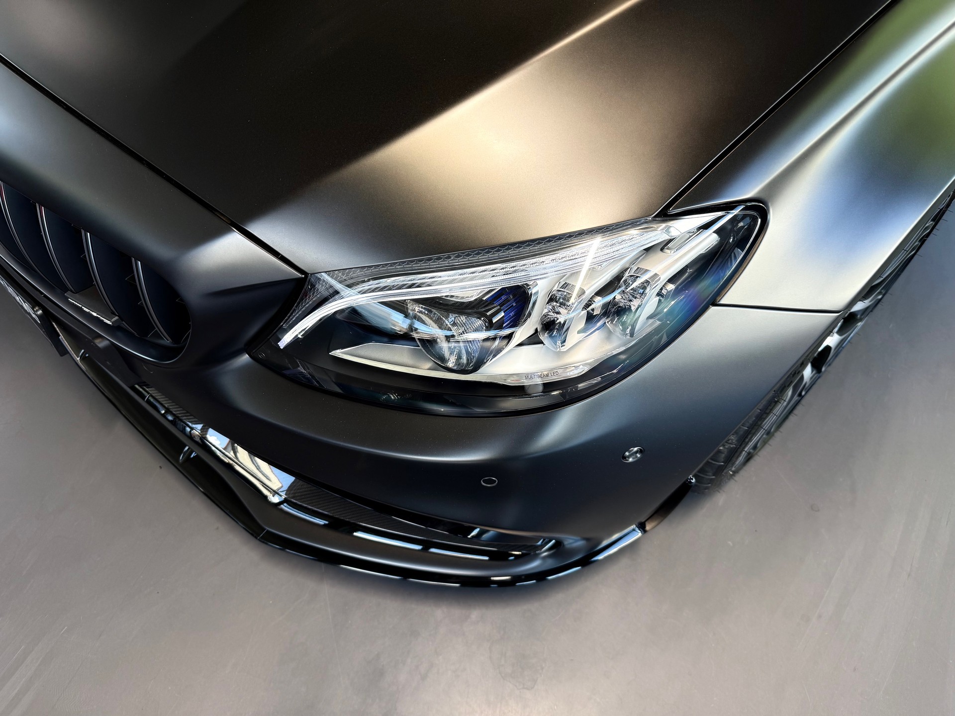 MERCEDES-BENZ C 63 S AMG **Final Edition 1of 499**-showroom-element-3