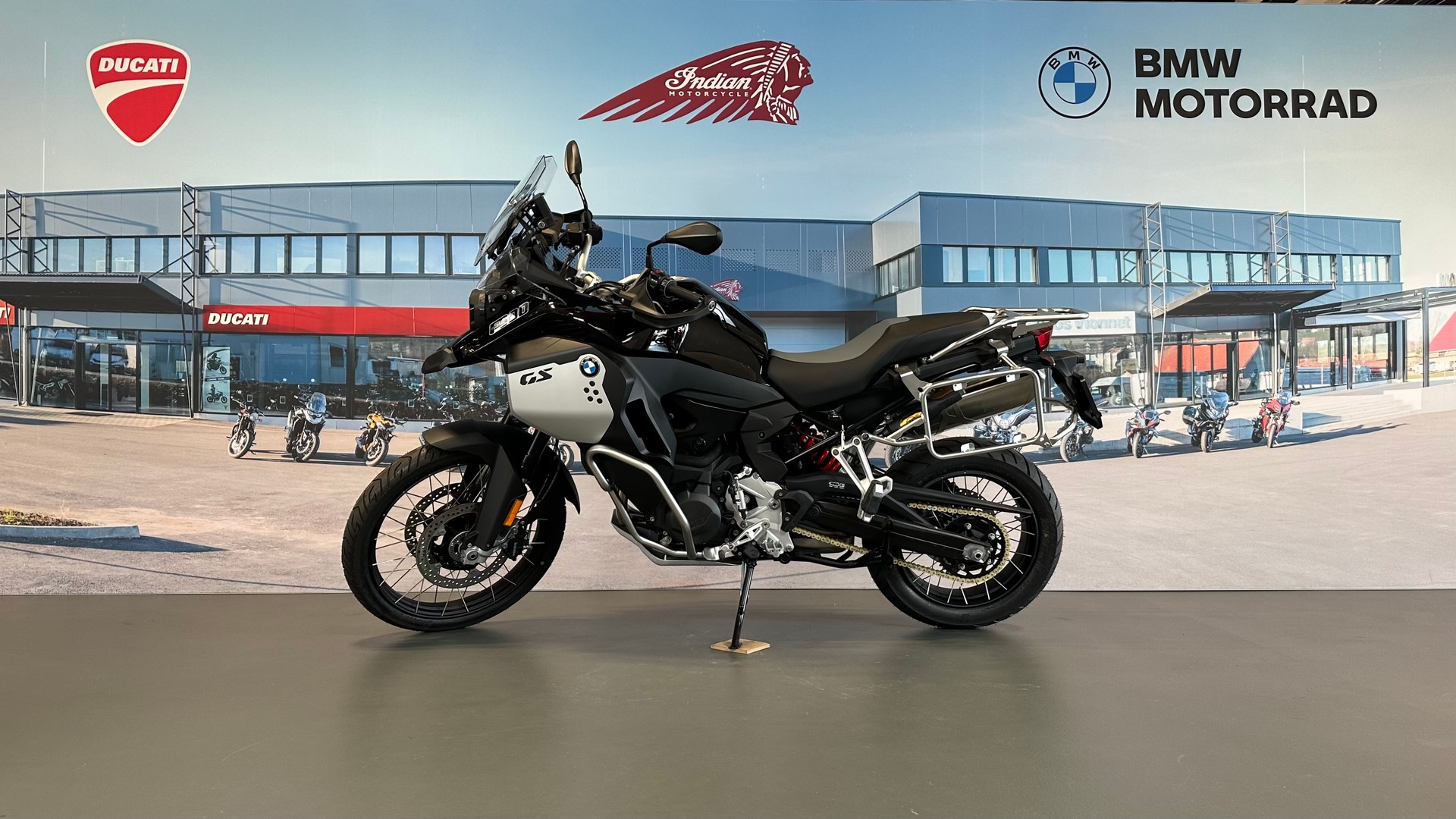 BMW F 900 GS Adventure-image-3