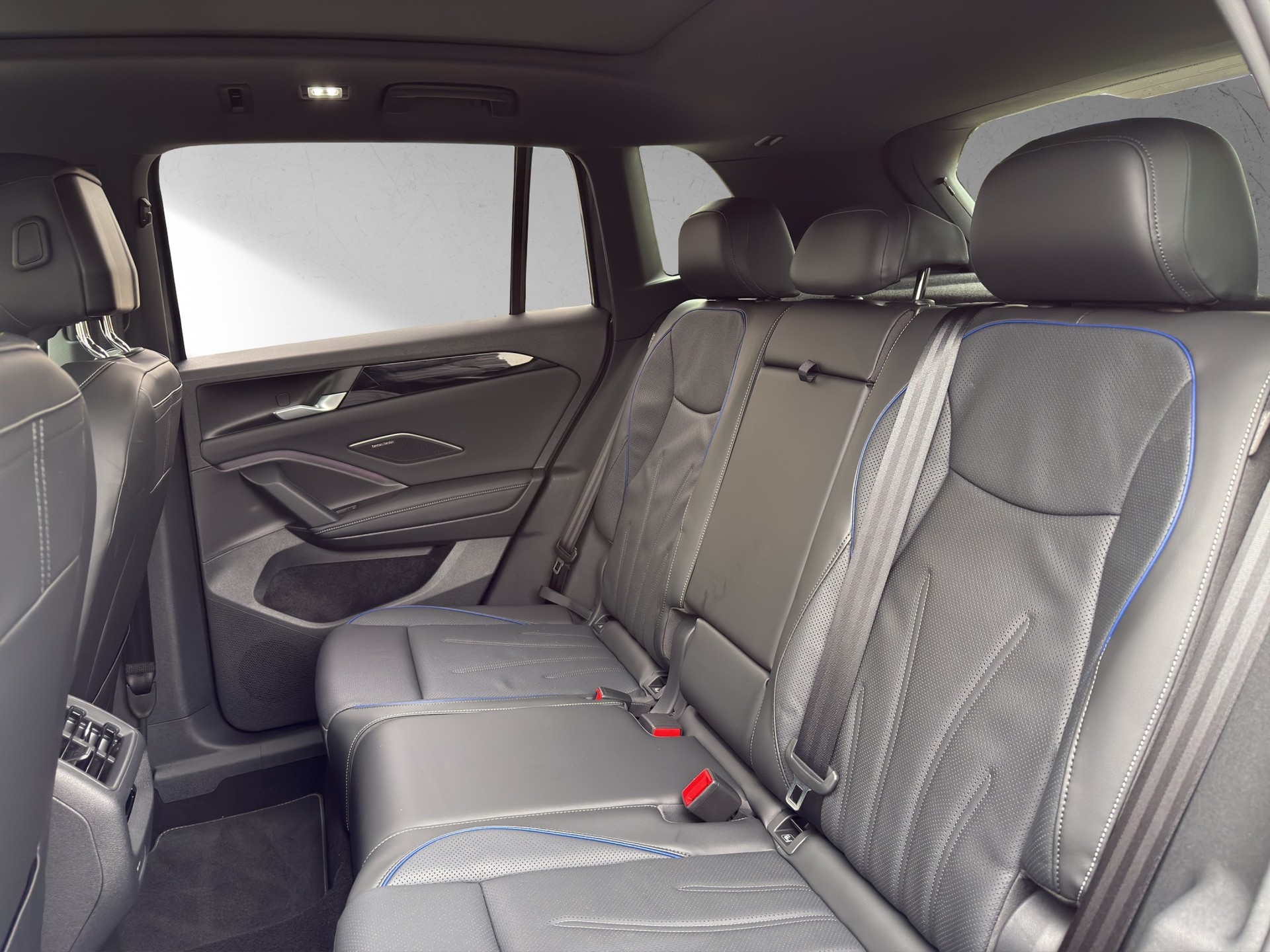 VW Tiguan 1.5 TSI evo2 eHybrid R-Line DSG-image-10