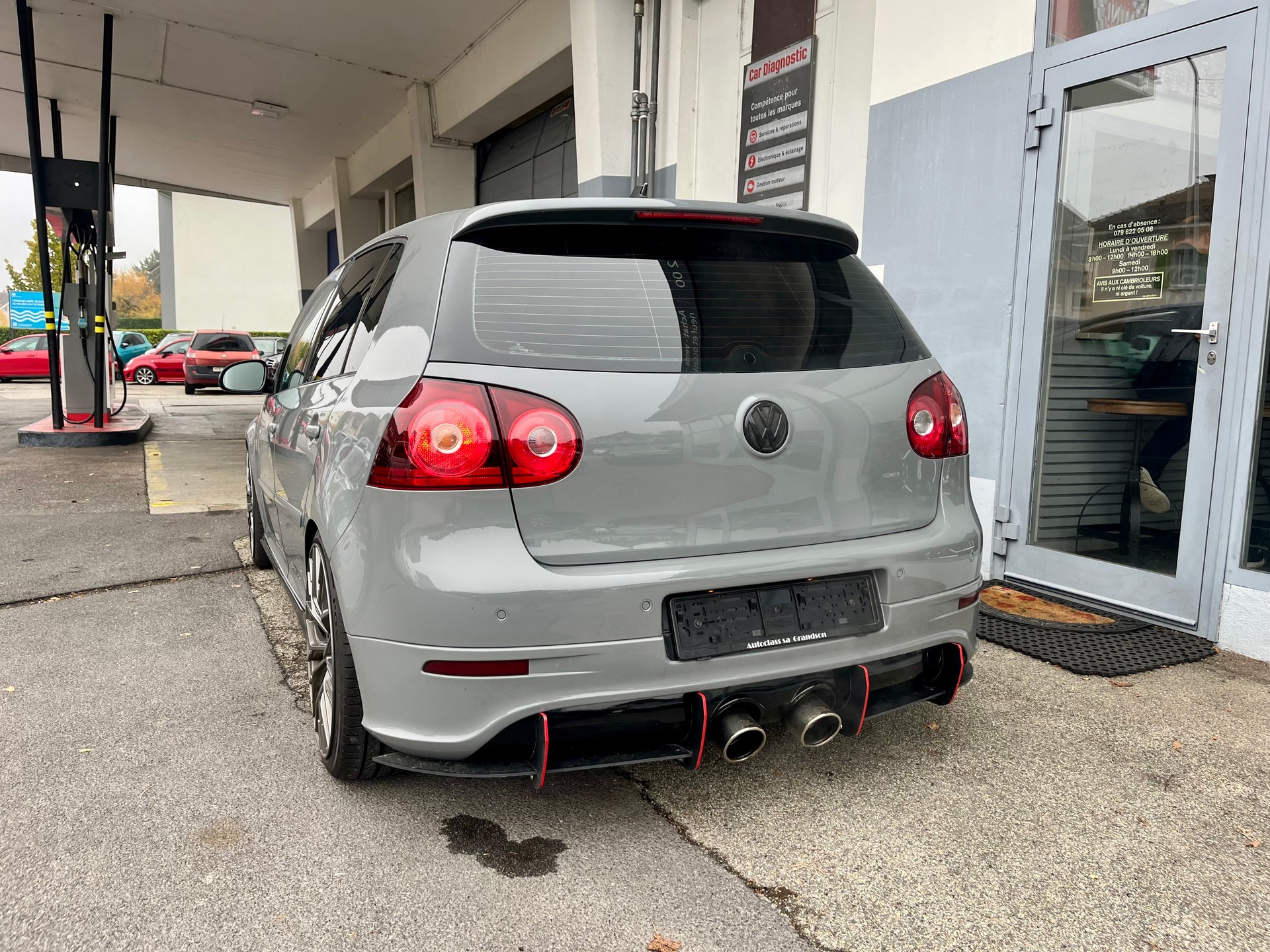 VW Golf 2.0 TFSI GTI Edition 30-showroom-element-2