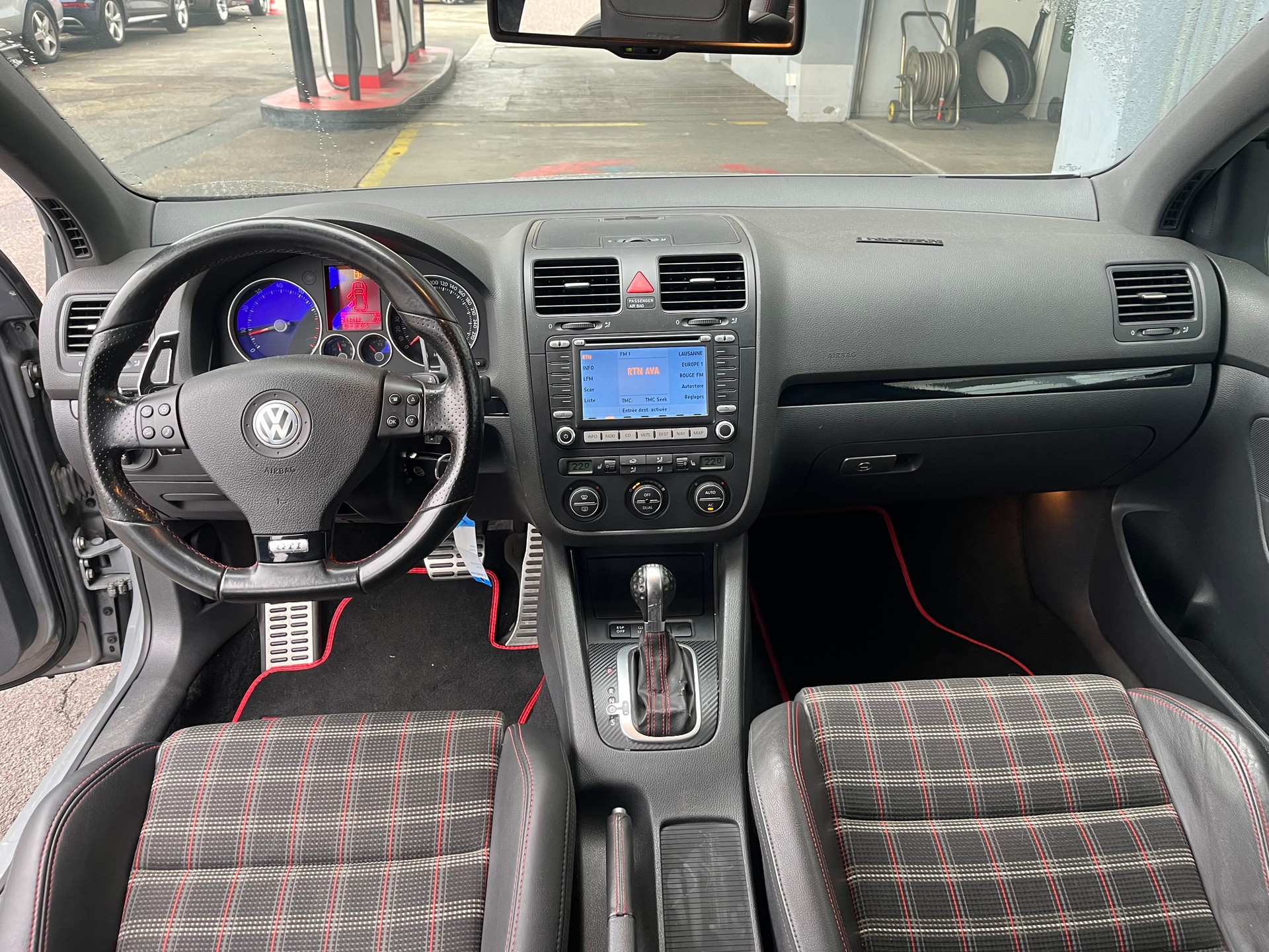 VW Golf 2.0 TFSI GTI Edition 30-image-10