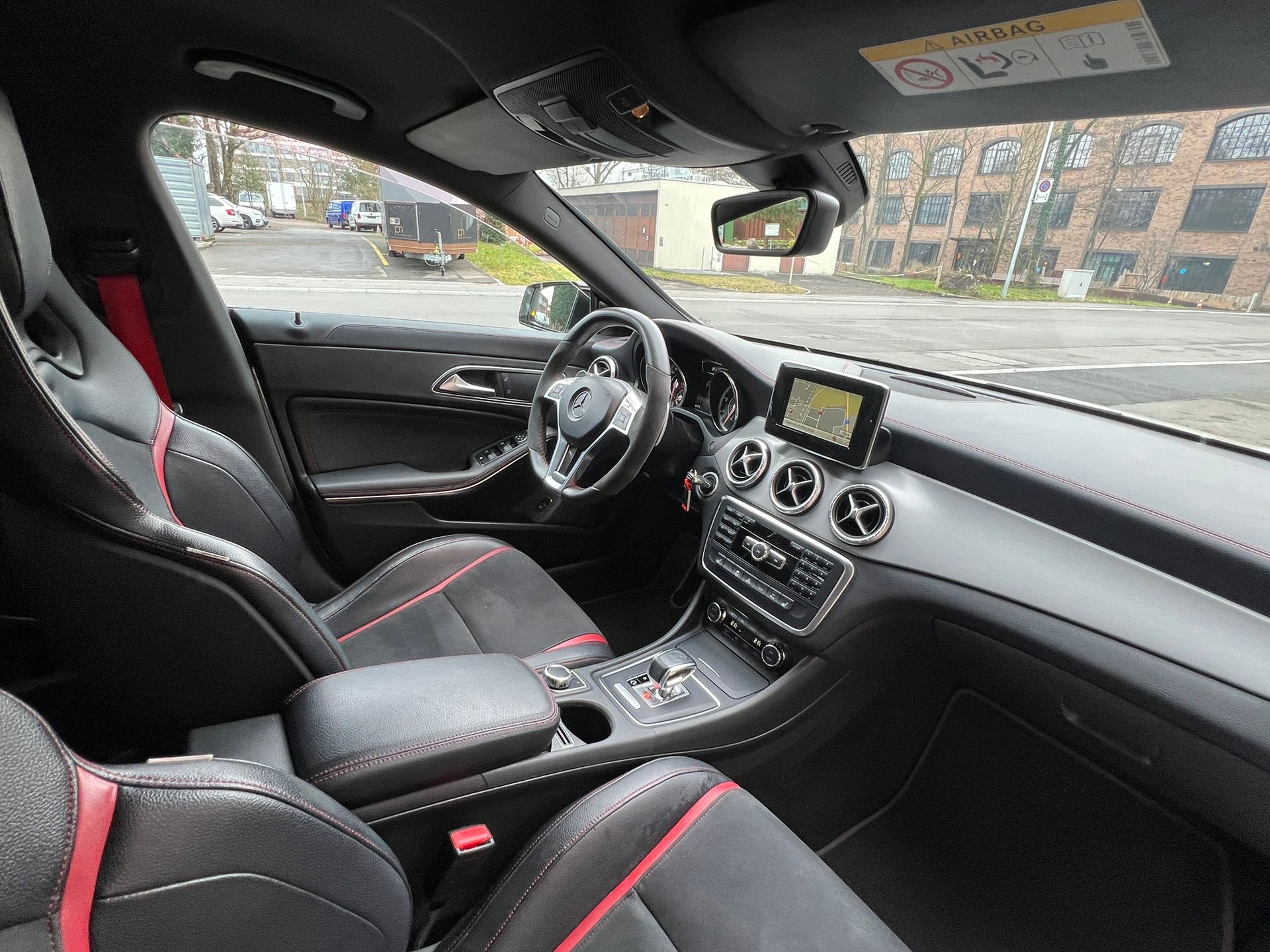 MERCEDES-BENZ CLA 45 AMG 4Matic Speedshift-image-11