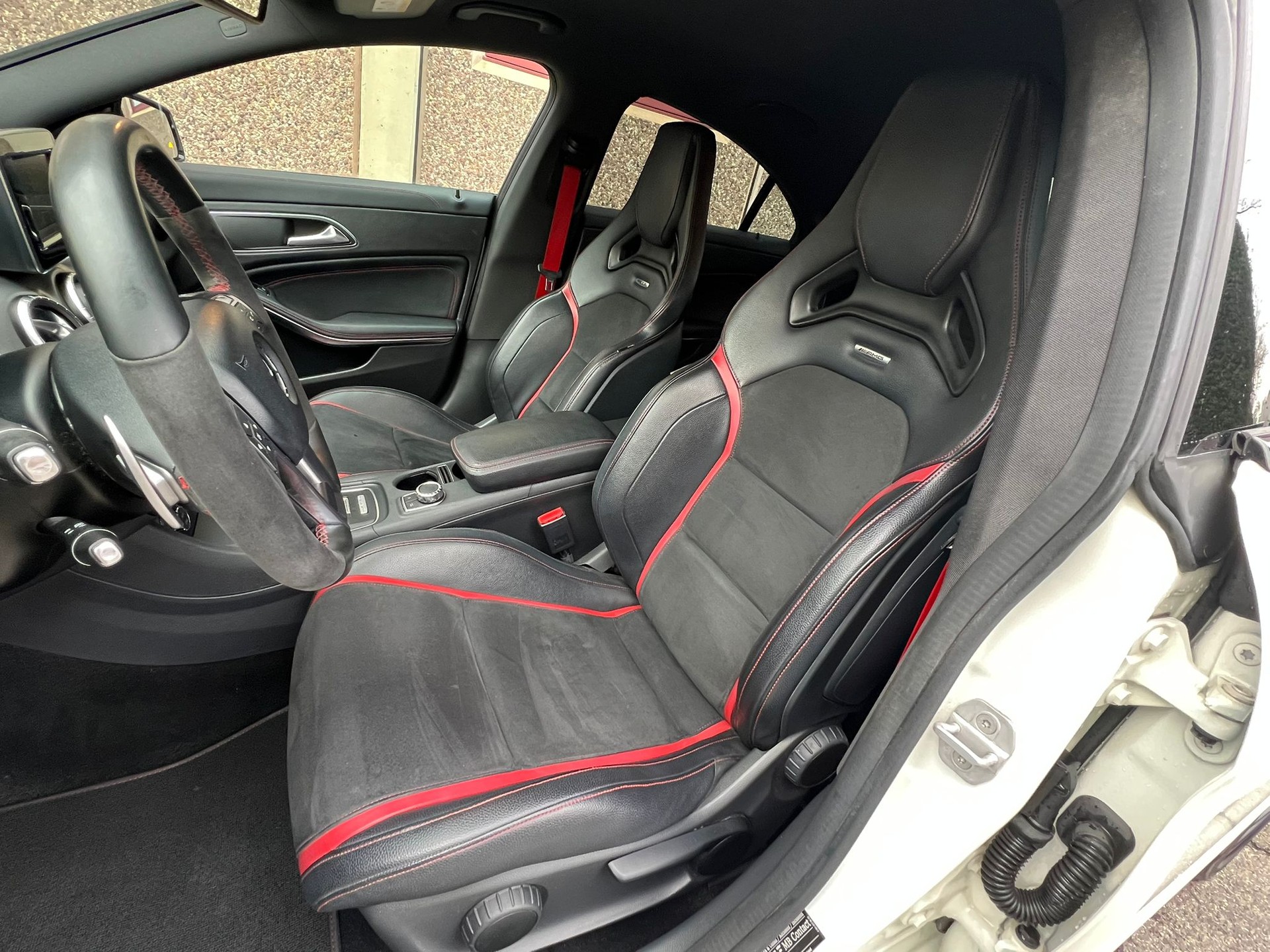 MERCEDES-BENZ CLA 45 AMG 4Matic Speedshift-image-10