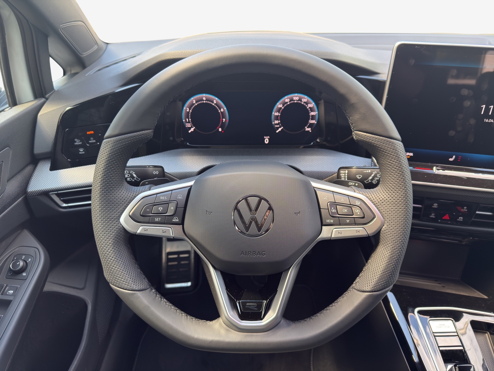 VW Golf 1.5 e TSI mHEV R-Line DSG-image-10