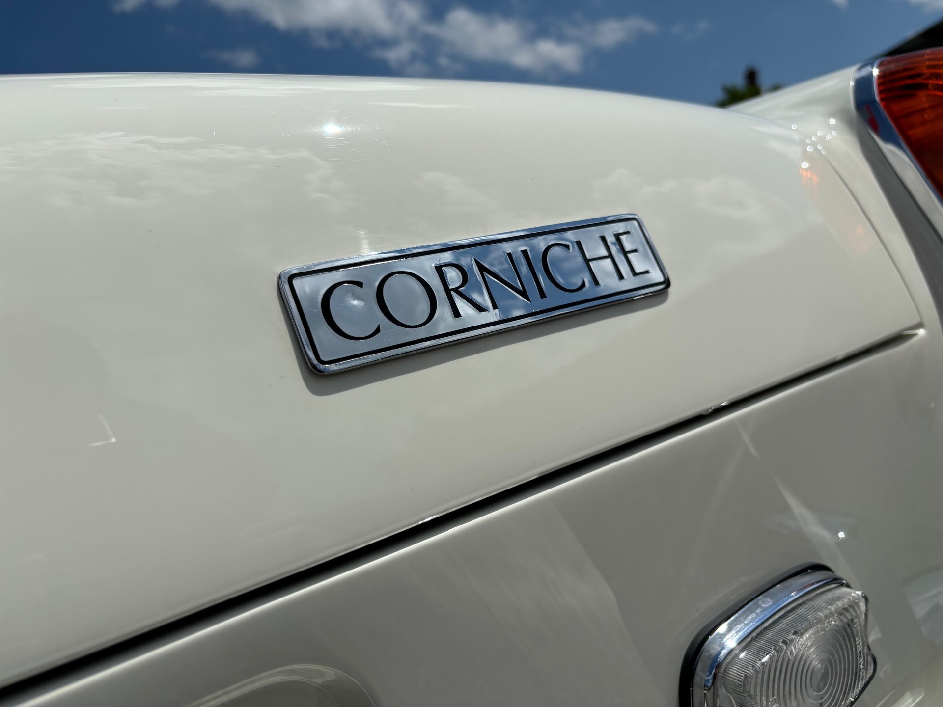 ROLLS-ROYCE Corniche Coupe-image-6