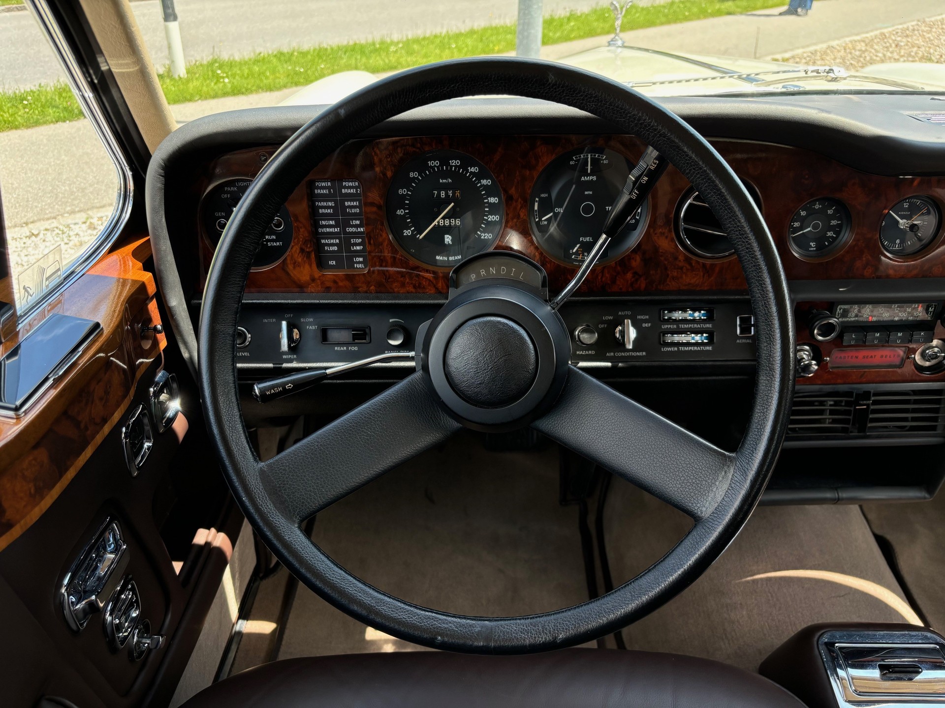 ROLLS-ROYCE Corniche Coupe-image-9