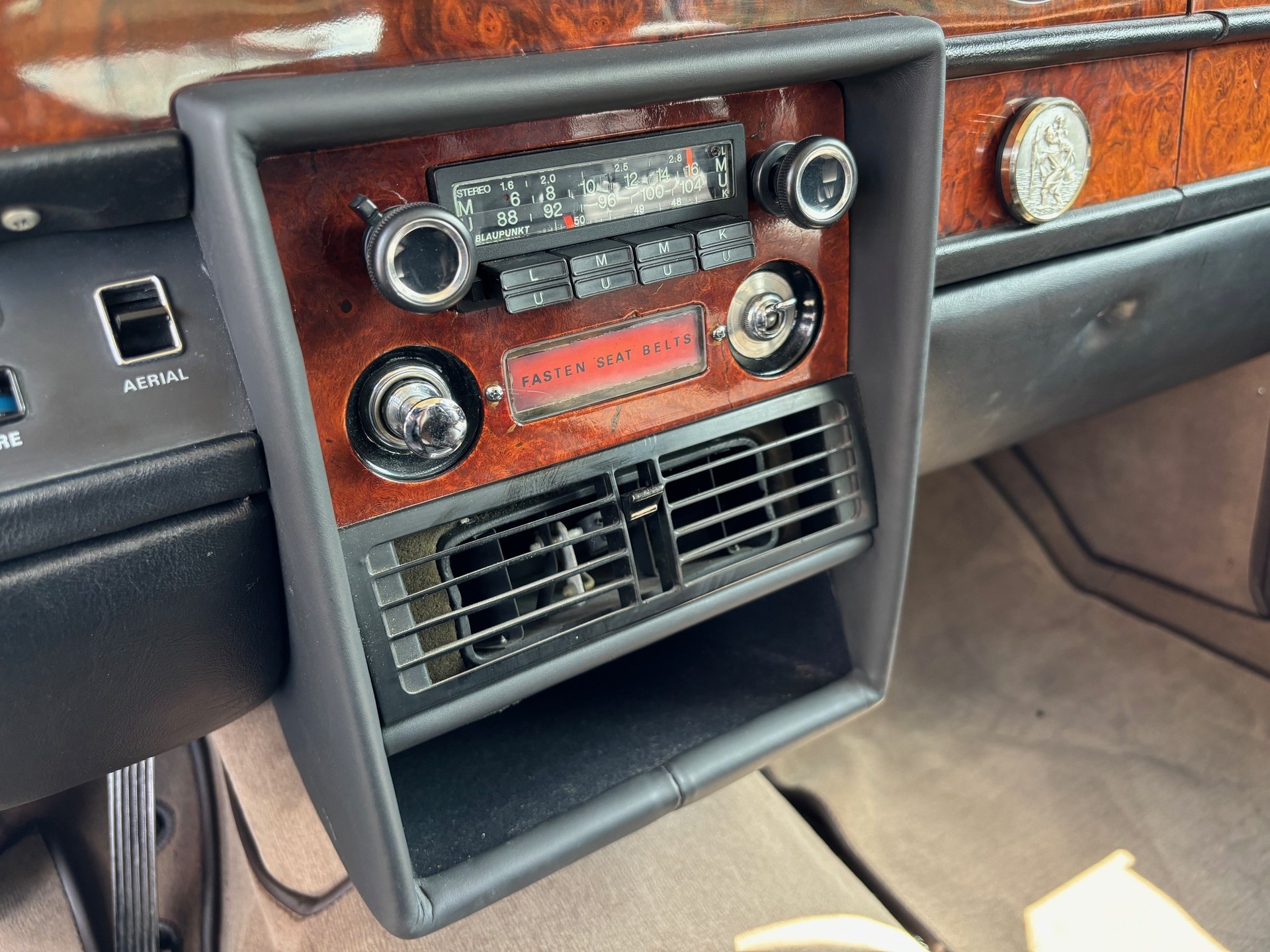ROLLS-ROYCE Corniche Coupe-image-11