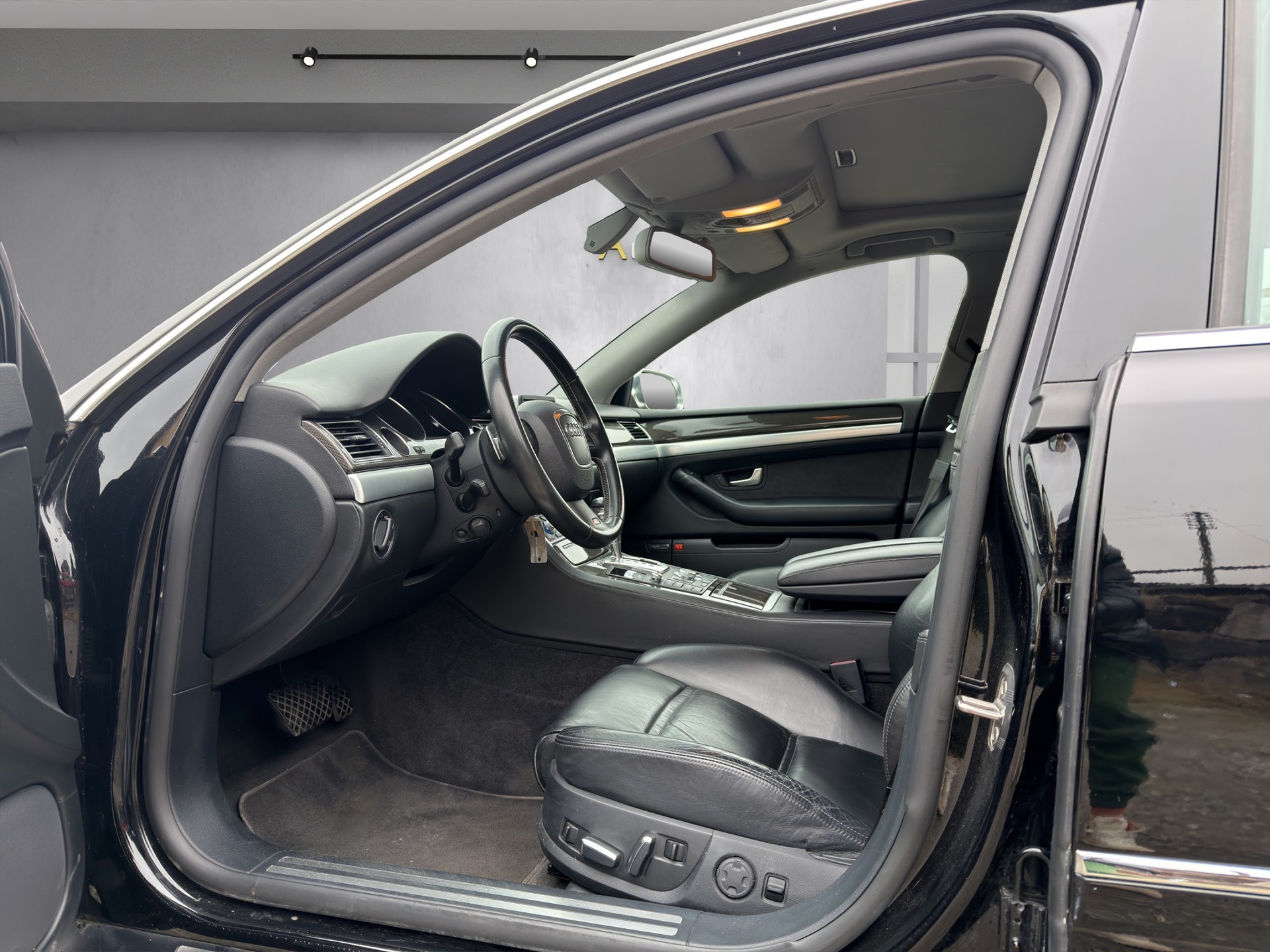 AUDI S8 5.2 V10 quattro tiptronic-image-8