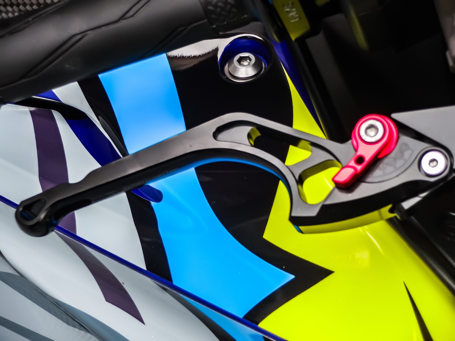 YAMAHA YZF-R6-image-9