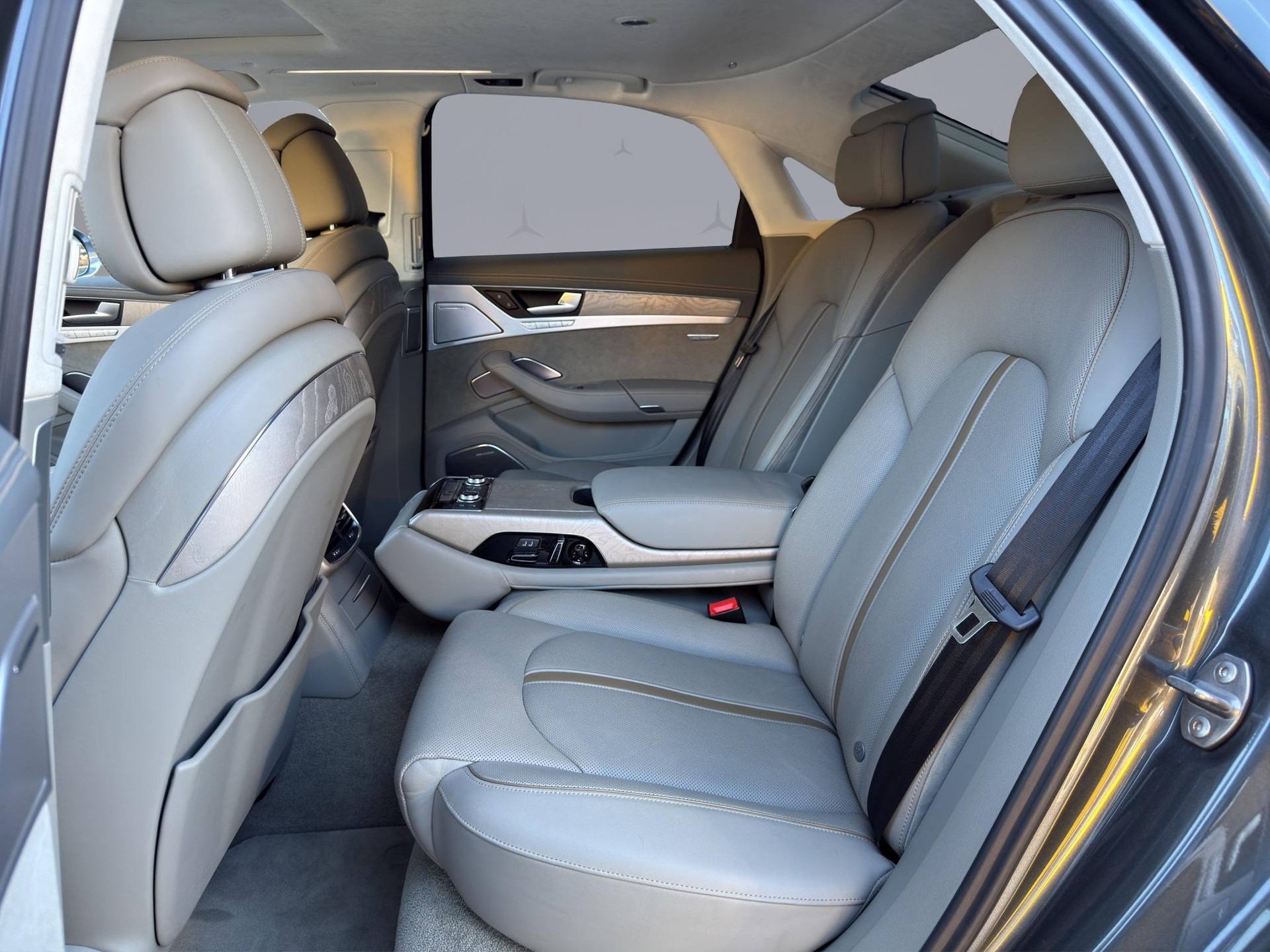 AUDI S8 4.0 V8 TFSI quattro T-Tronic-image-14