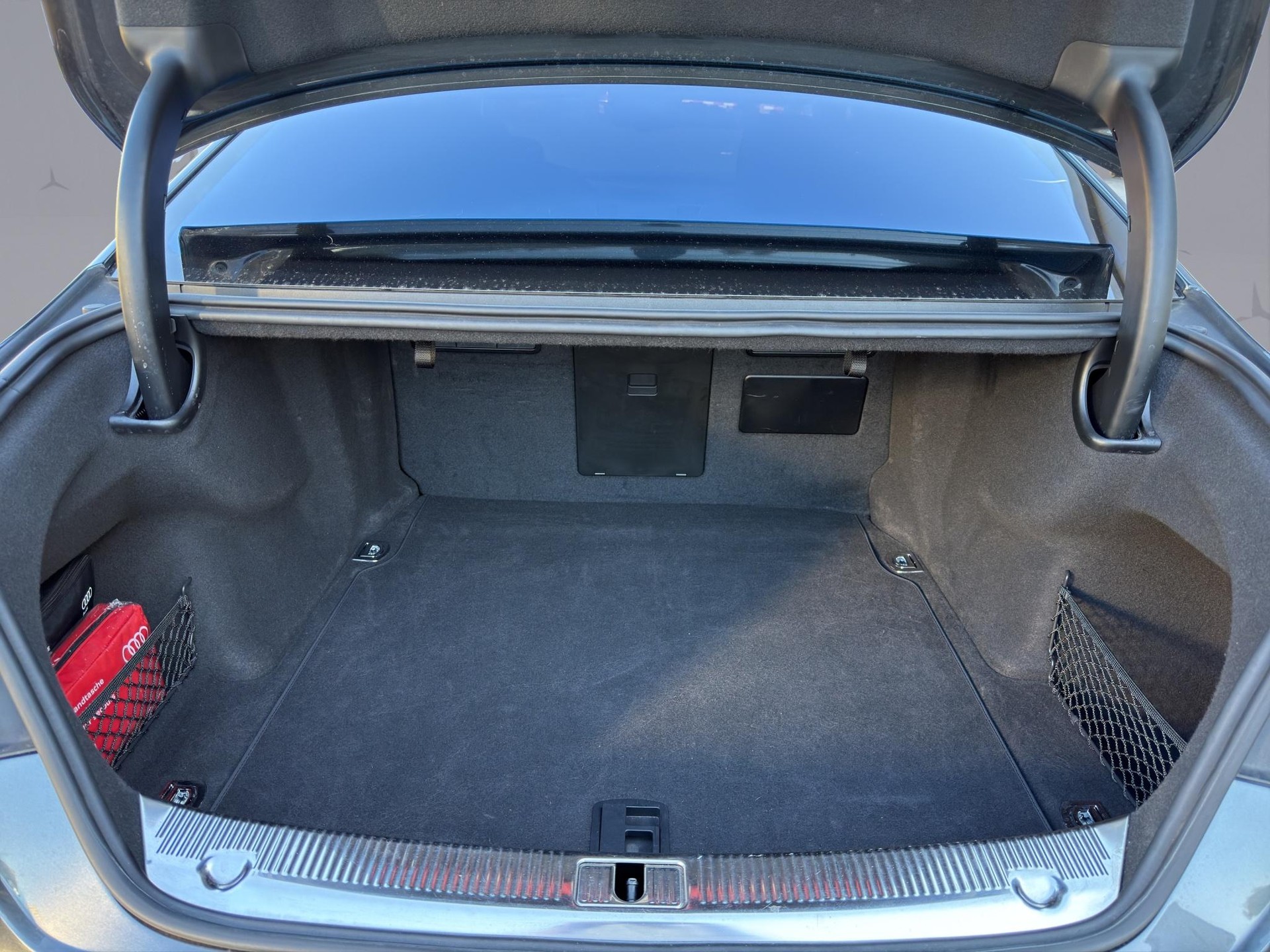 AUDI S8 4.0 V8 TFSI quattro T-Tronic-image-18