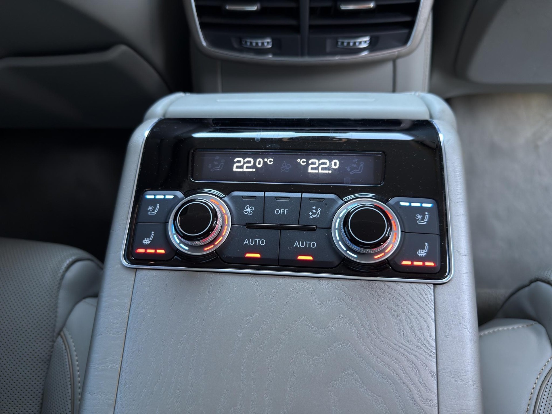 AUDI S8 4.0 V8 TFSI quattro T-Tronic-image-26