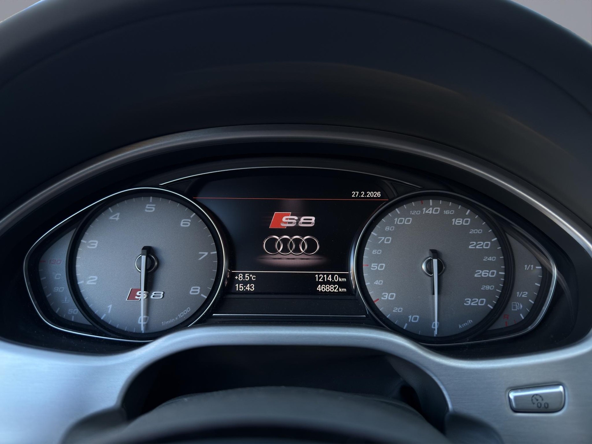 AUDI S8 4.0 V8 TFSI quattro T-Tronic-image-11
