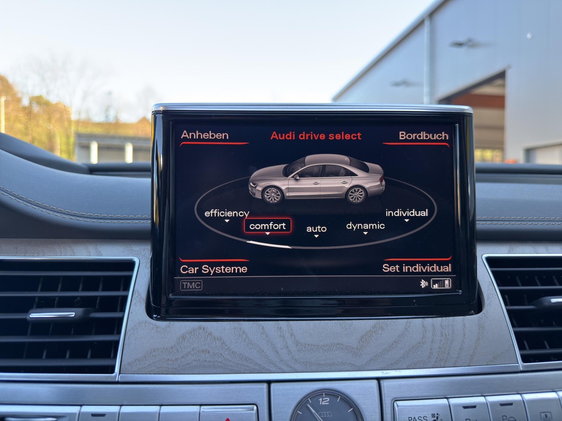 AUDI S8 4.0 V8 TFSI quattro T-Tronic-image-29