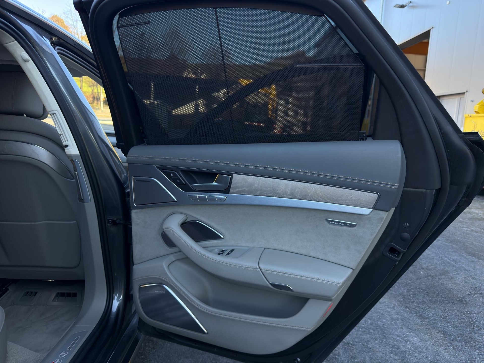 AUDI S8 4.0 V8 TFSI quattro T-Tronic-image-24