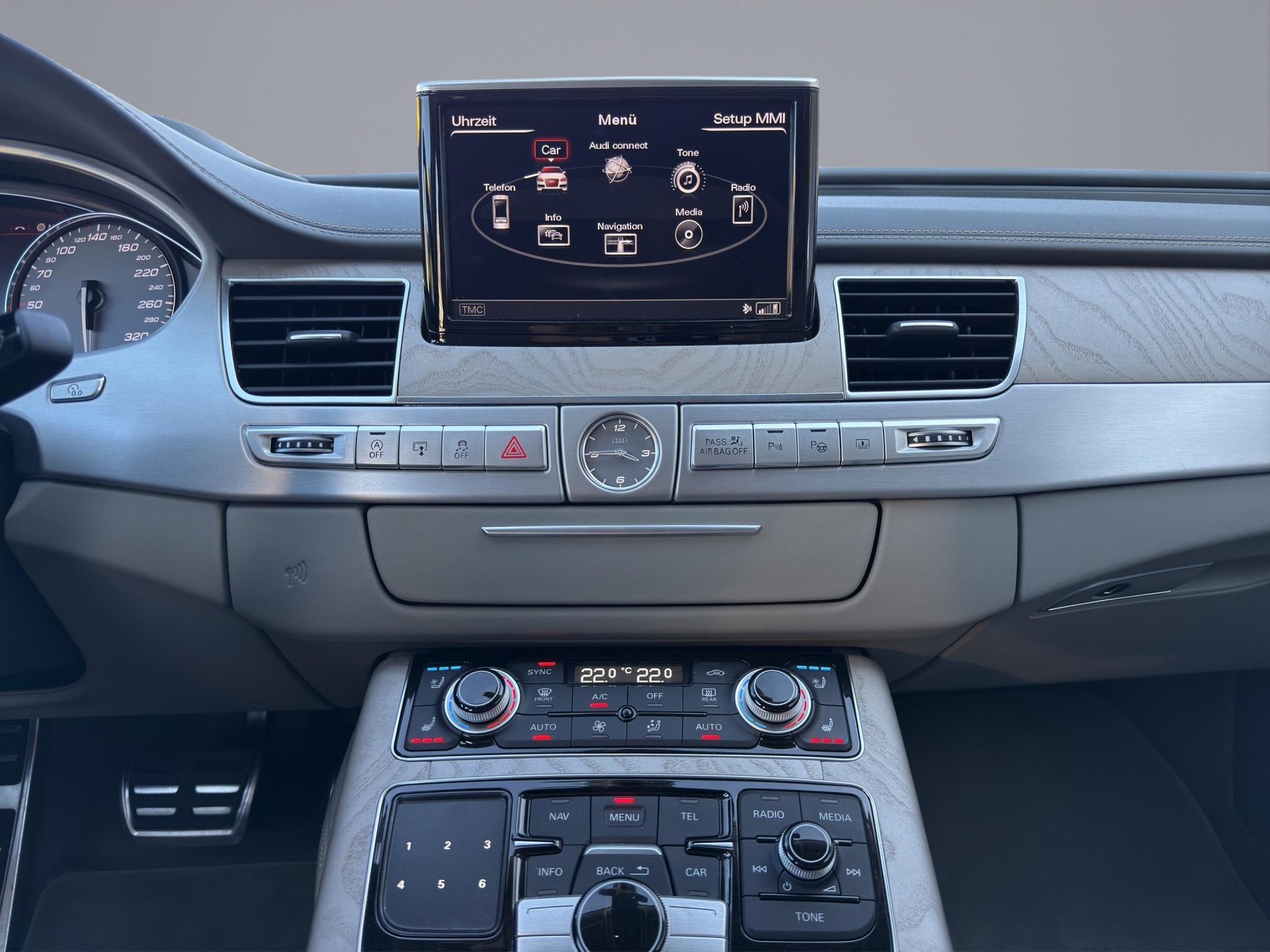 AUDI S8 4.0 V8 TFSI quattro T-Tronic-image-15