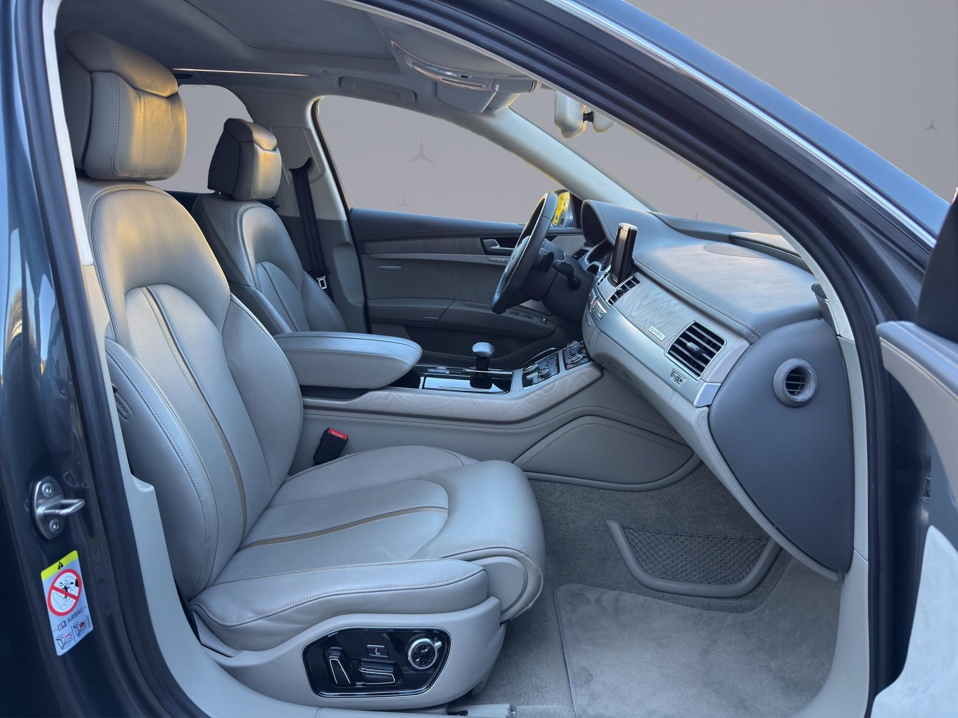 AUDI S8 4.0 V8 TFSI quattro T-Tronic-image-16