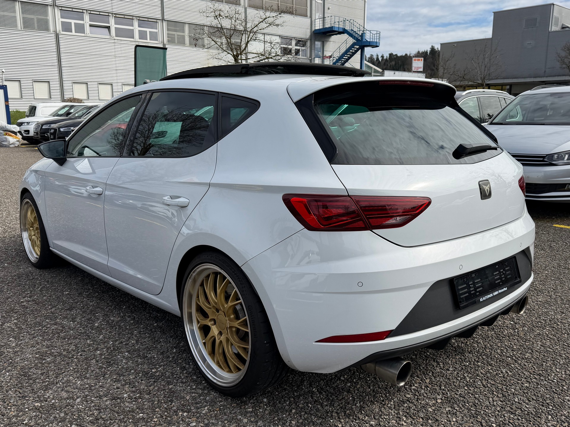 SEAT Leon 2.0 TSI Cupra 300 DSG-image-6