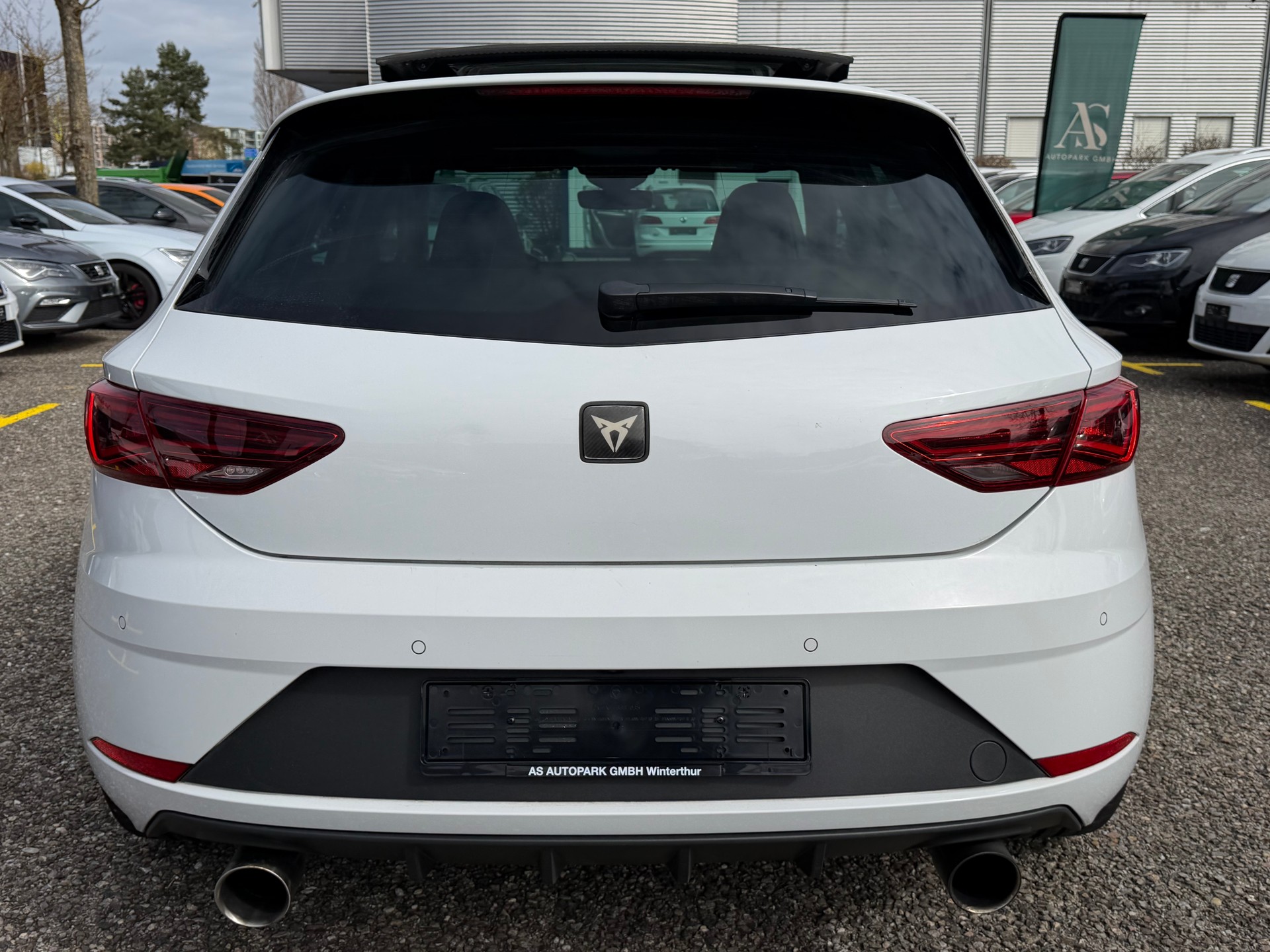 SEAT Leon 2.0 TSI Cupra 300 DSG-image-5