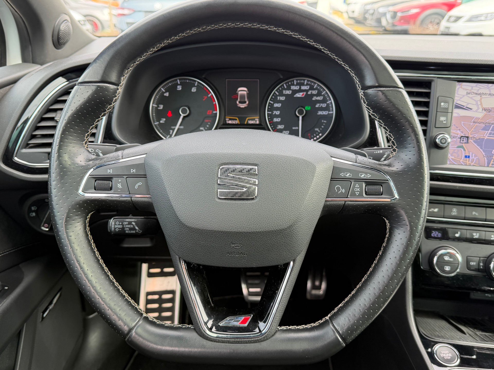 SEAT Leon 2.0 TSI Cupra 300 DSG-image-12