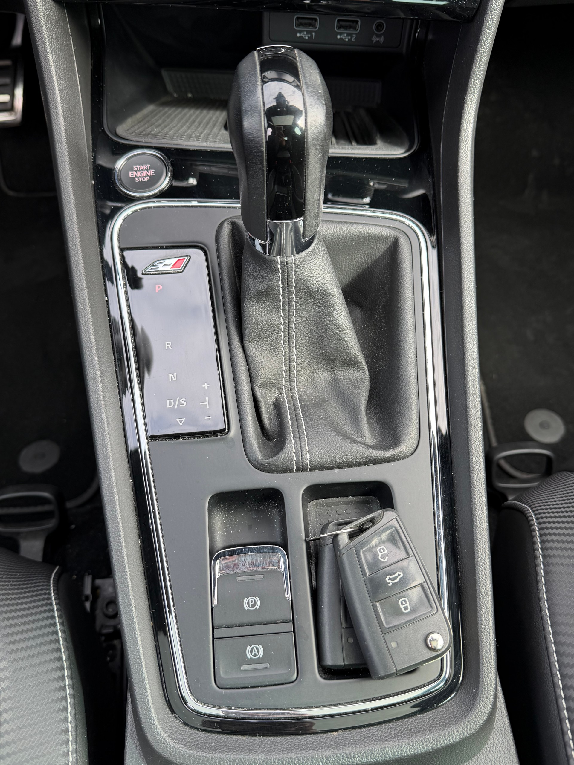 SEAT Leon 2.0 TSI Cupra 300 DSG-image-13
