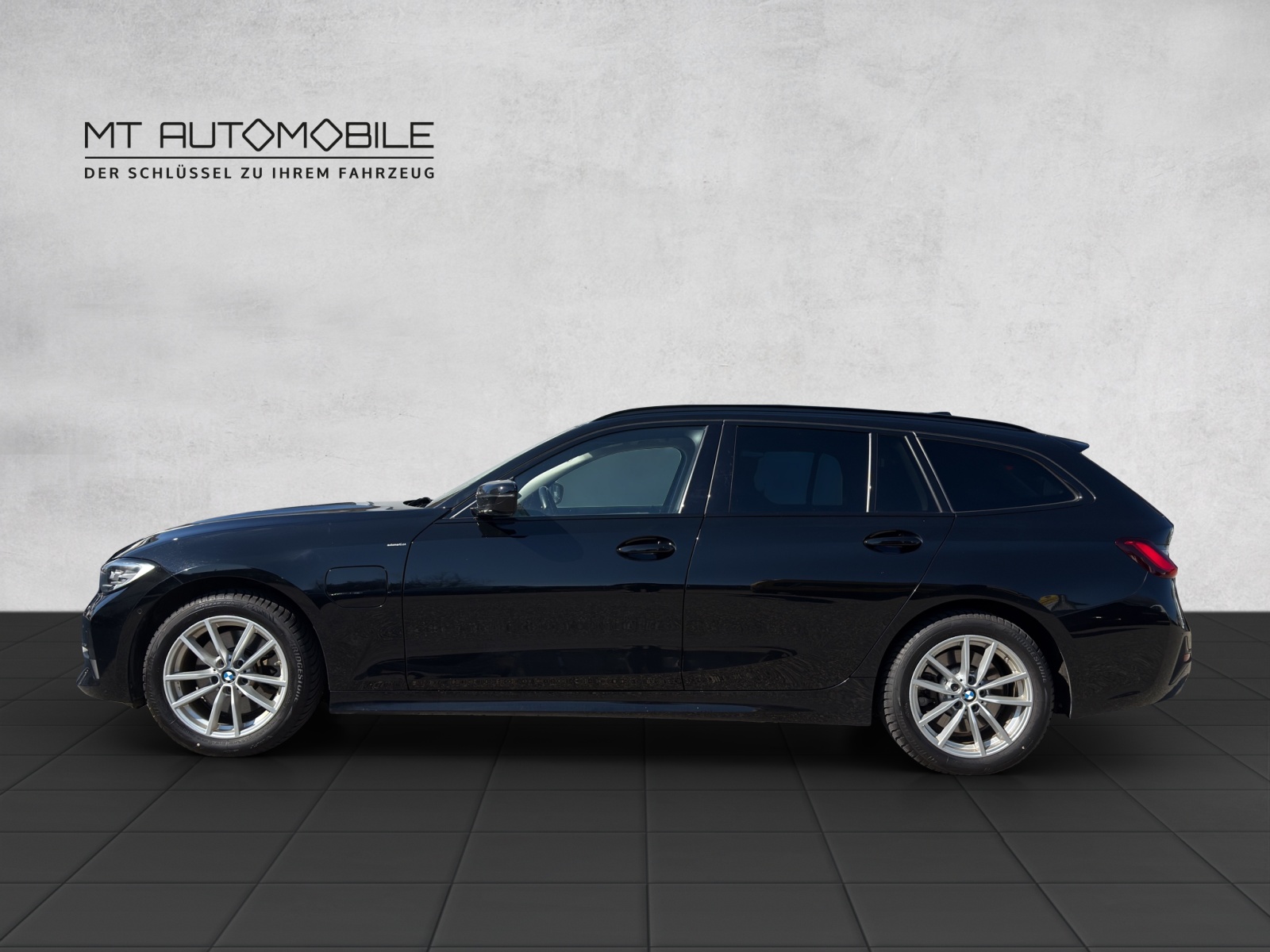 BMW 320e Touring Sport Line Steptronic-showroom-element-3