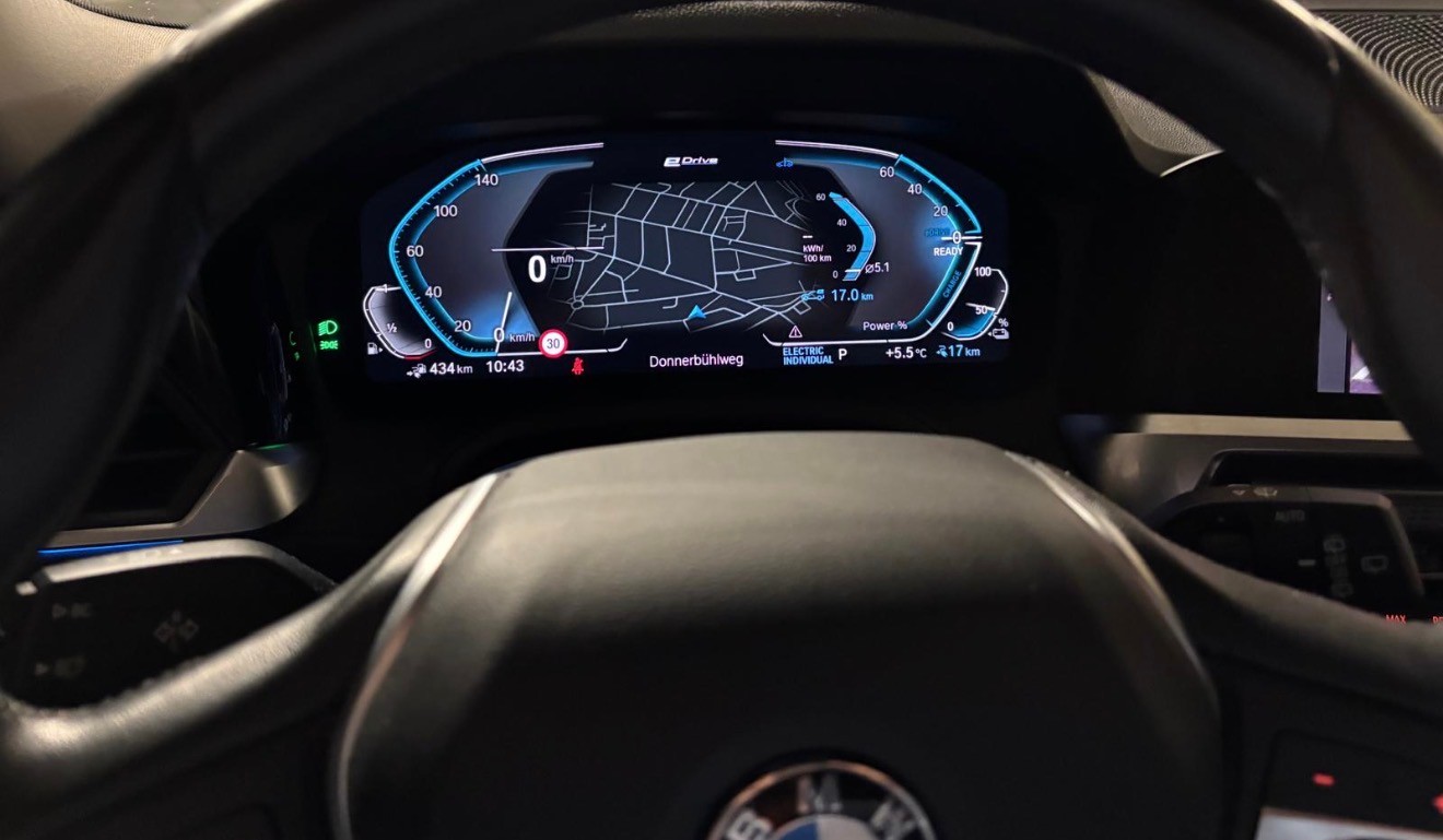 BMW 320e Touring Sport Line Steptronic-image-8
