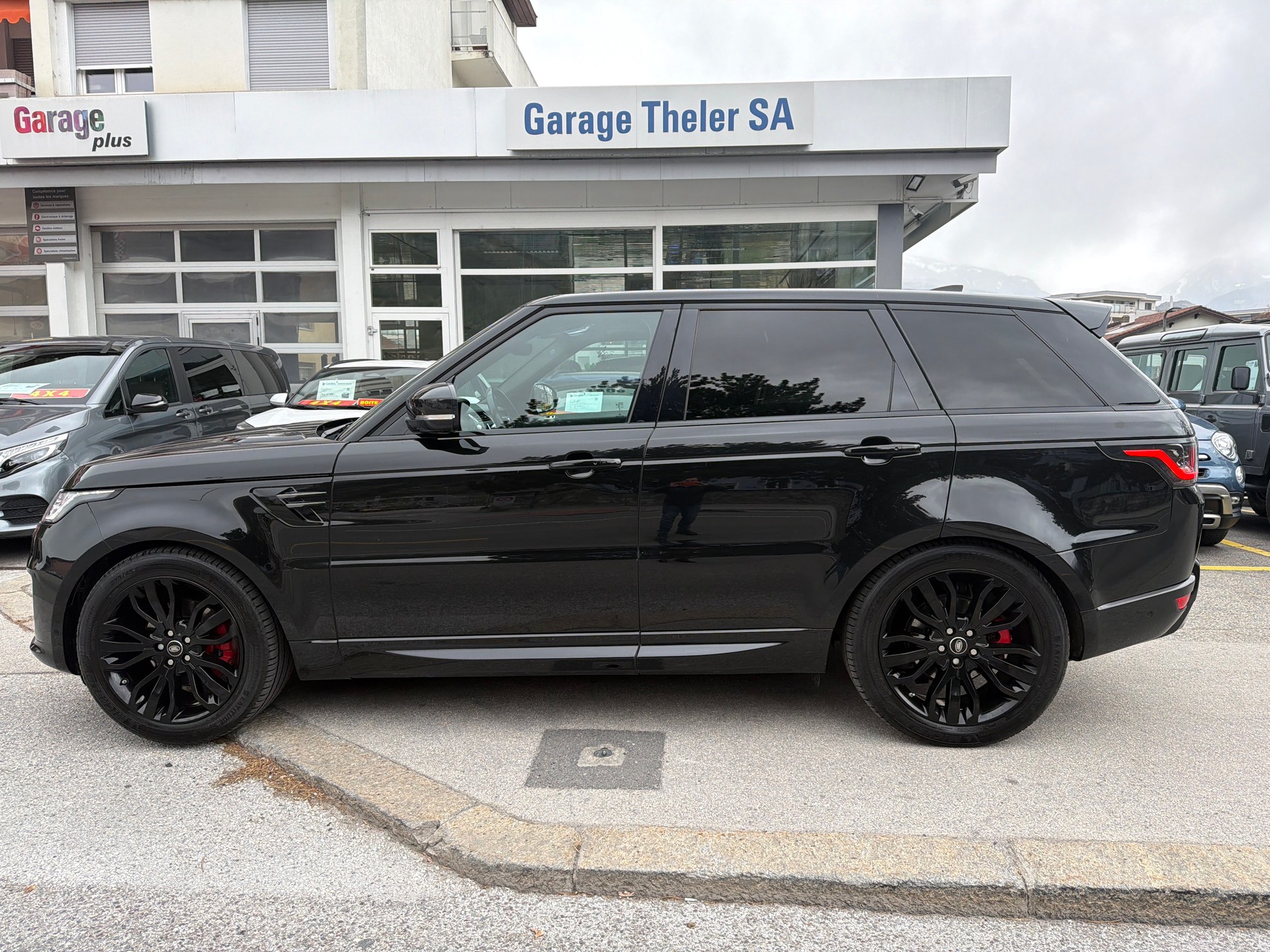 LAND ROVER Range Rover Sport 3.0 SDV6 HSE Automatic-showroom-element-1