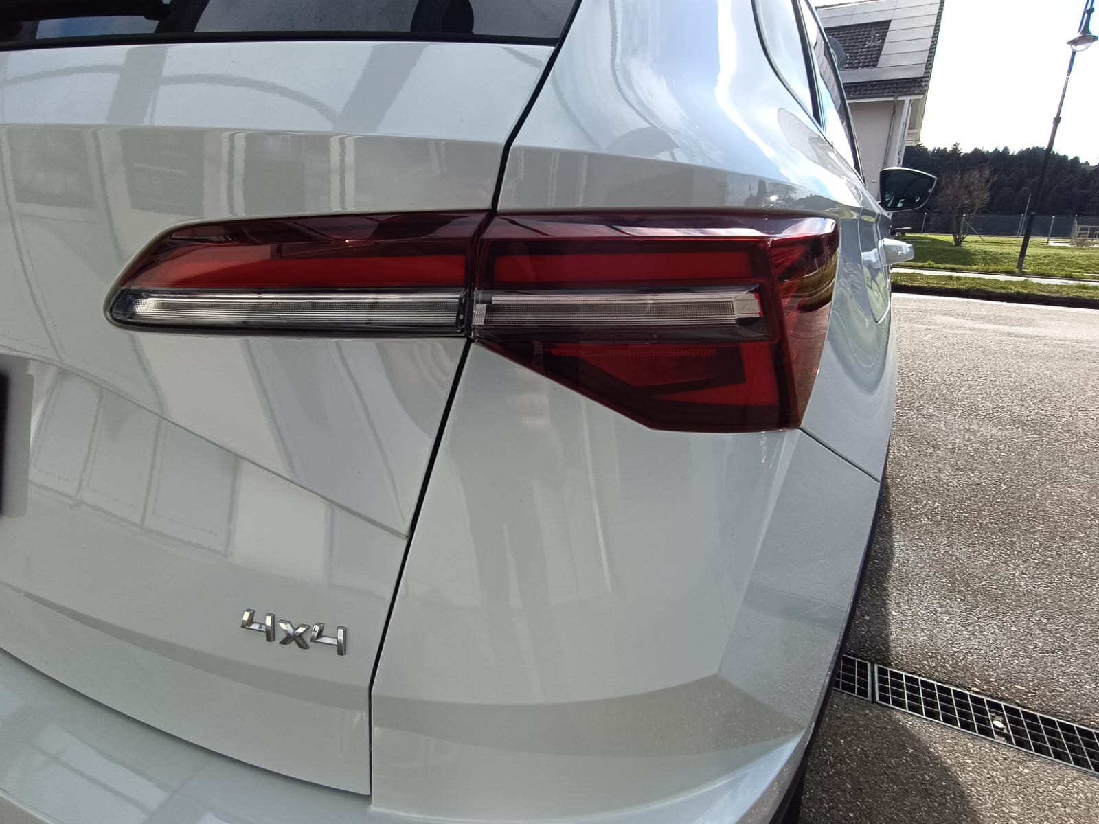 SKODA Karoq 2.0 TDI CR Style 4x4 DSG-image-9