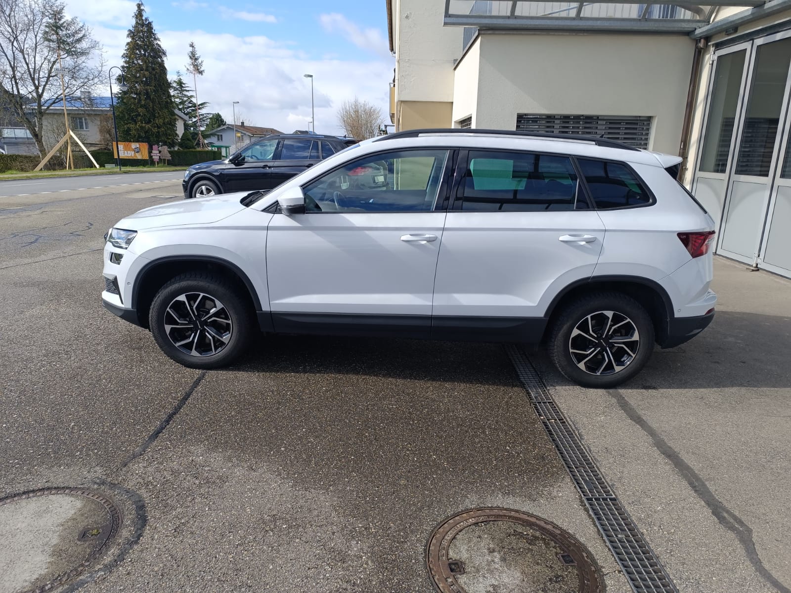 SKODA Karoq 2.0 TDI CR Style 4x4 DSG-image-1