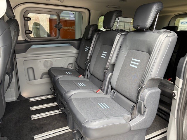 FORD Tourneo Bus 320 L2H1 Active Automat 4x4-image-9