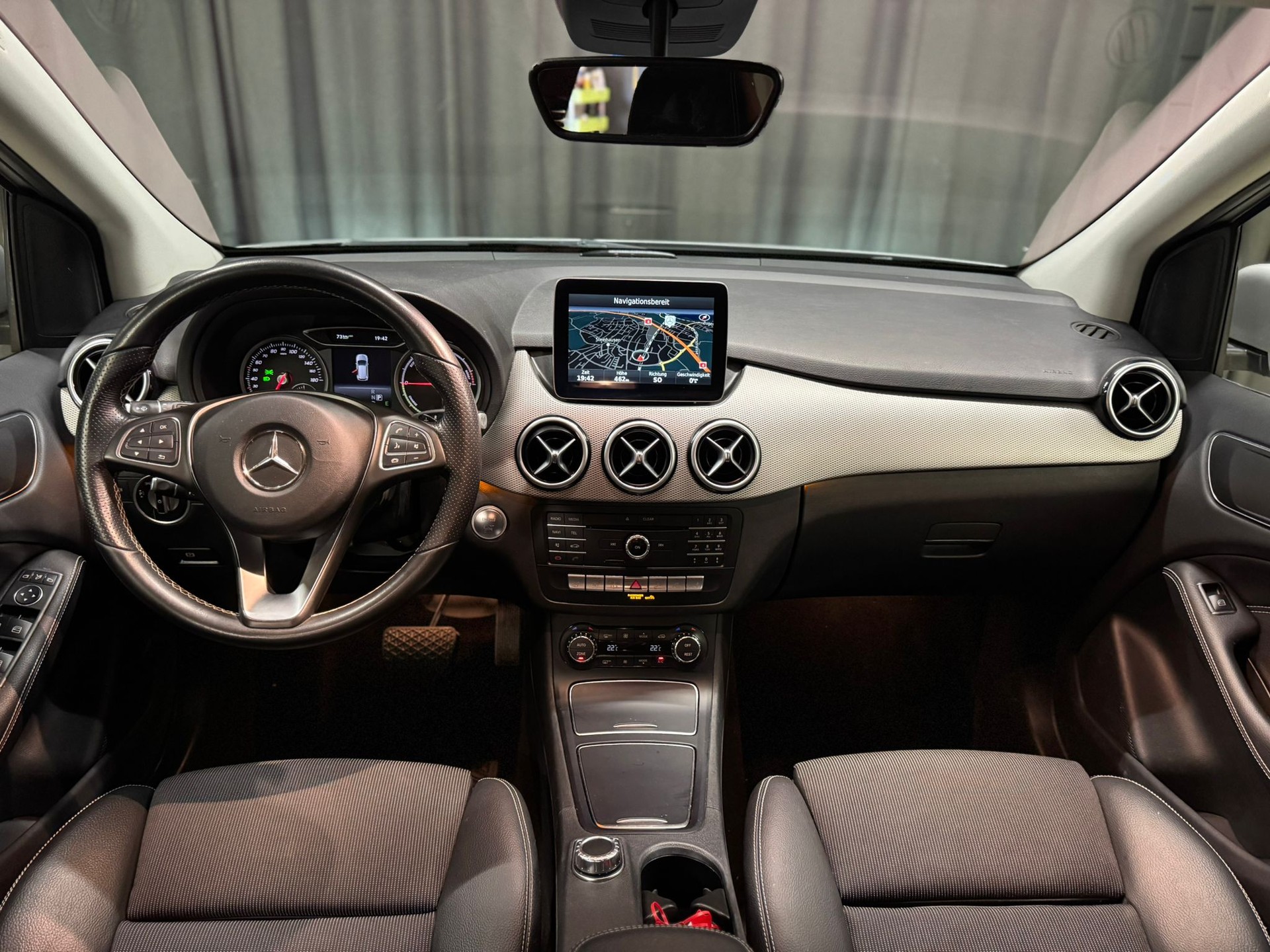 MERCEDES-BENZ B Electric Drive Urban-image-10