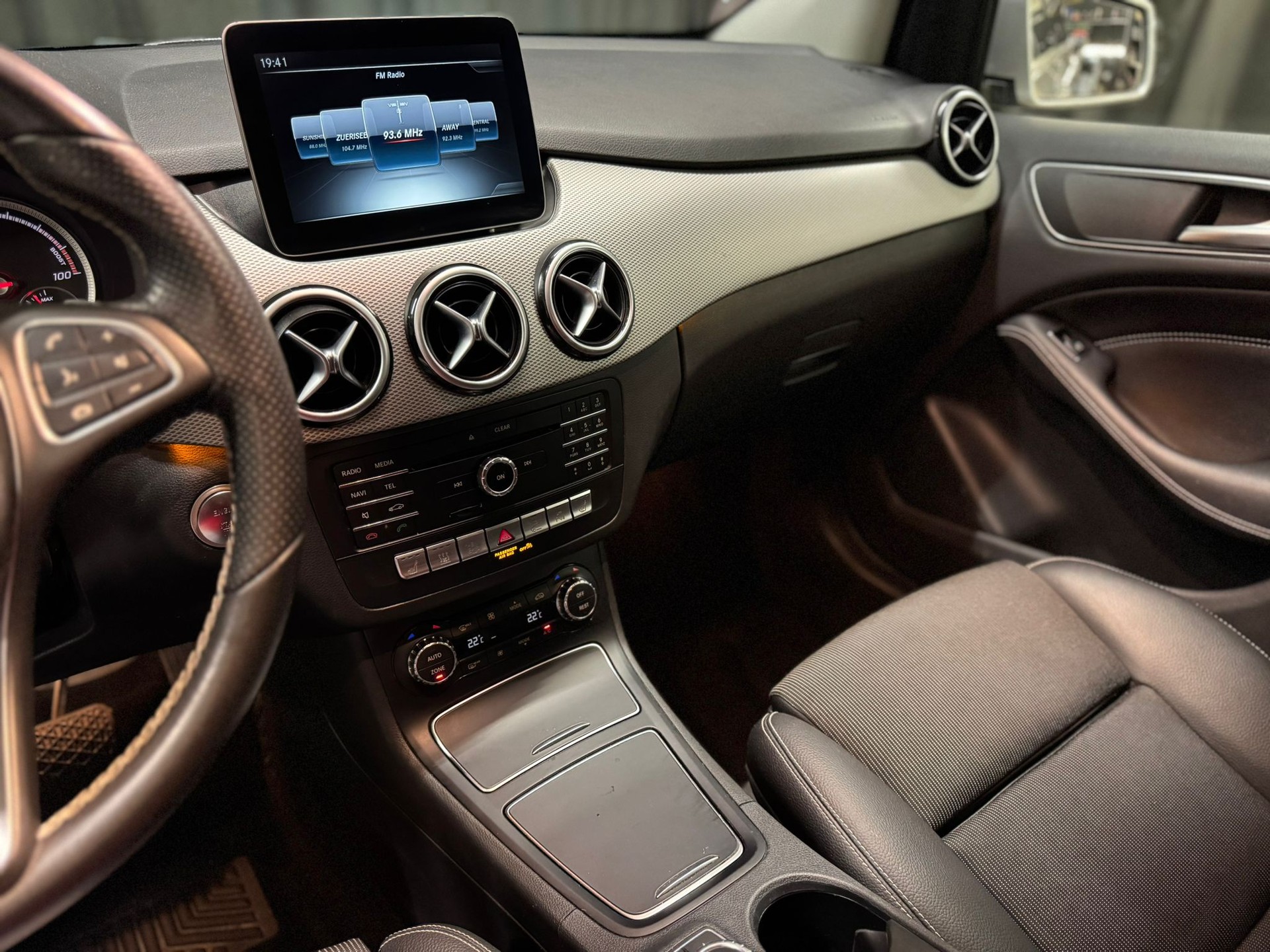 MERCEDES-BENZ B Electric Drive Urban-image-13