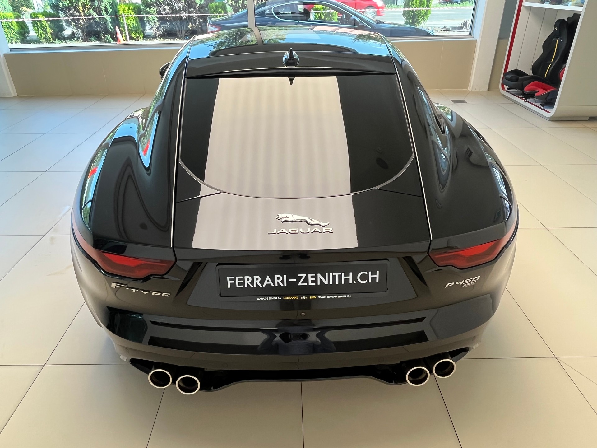 JAGUAR F-Type Coupé 5.0 V8 R-Dynamic Black Automatik AWD-image-6